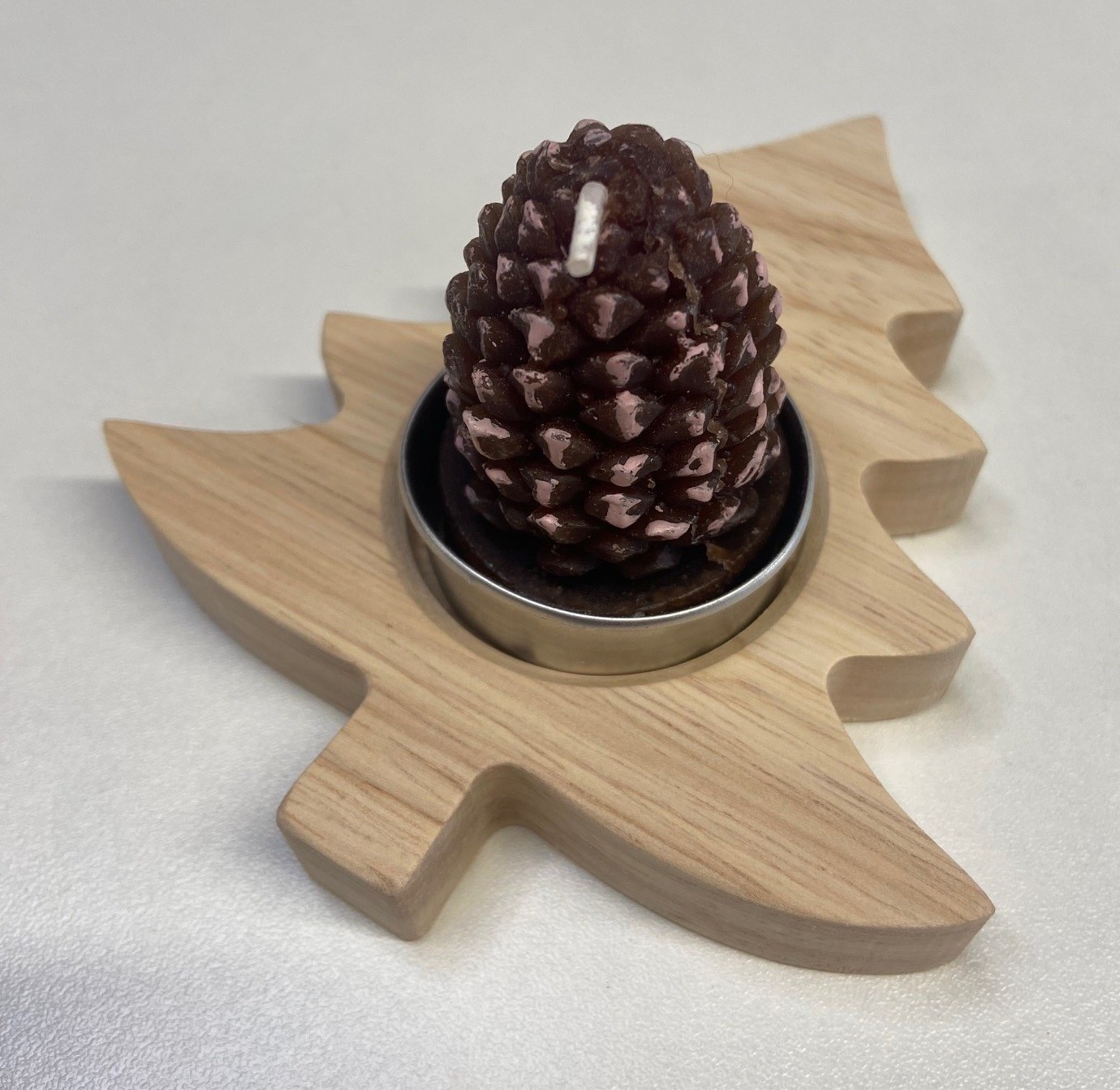 Support en bois pour bougie en forme de sapin