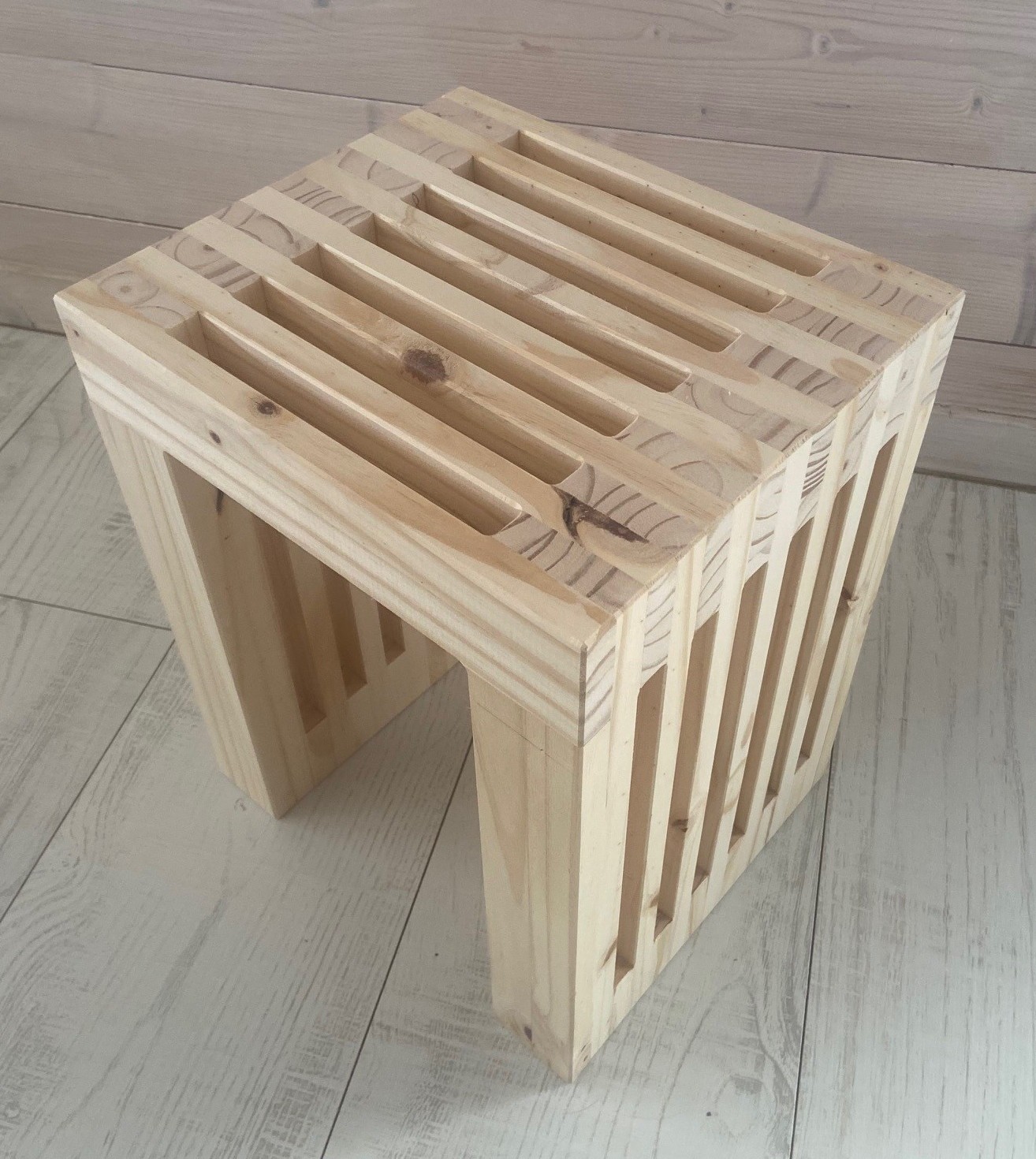 Tabouret d'appoint "Latte" en bois massif