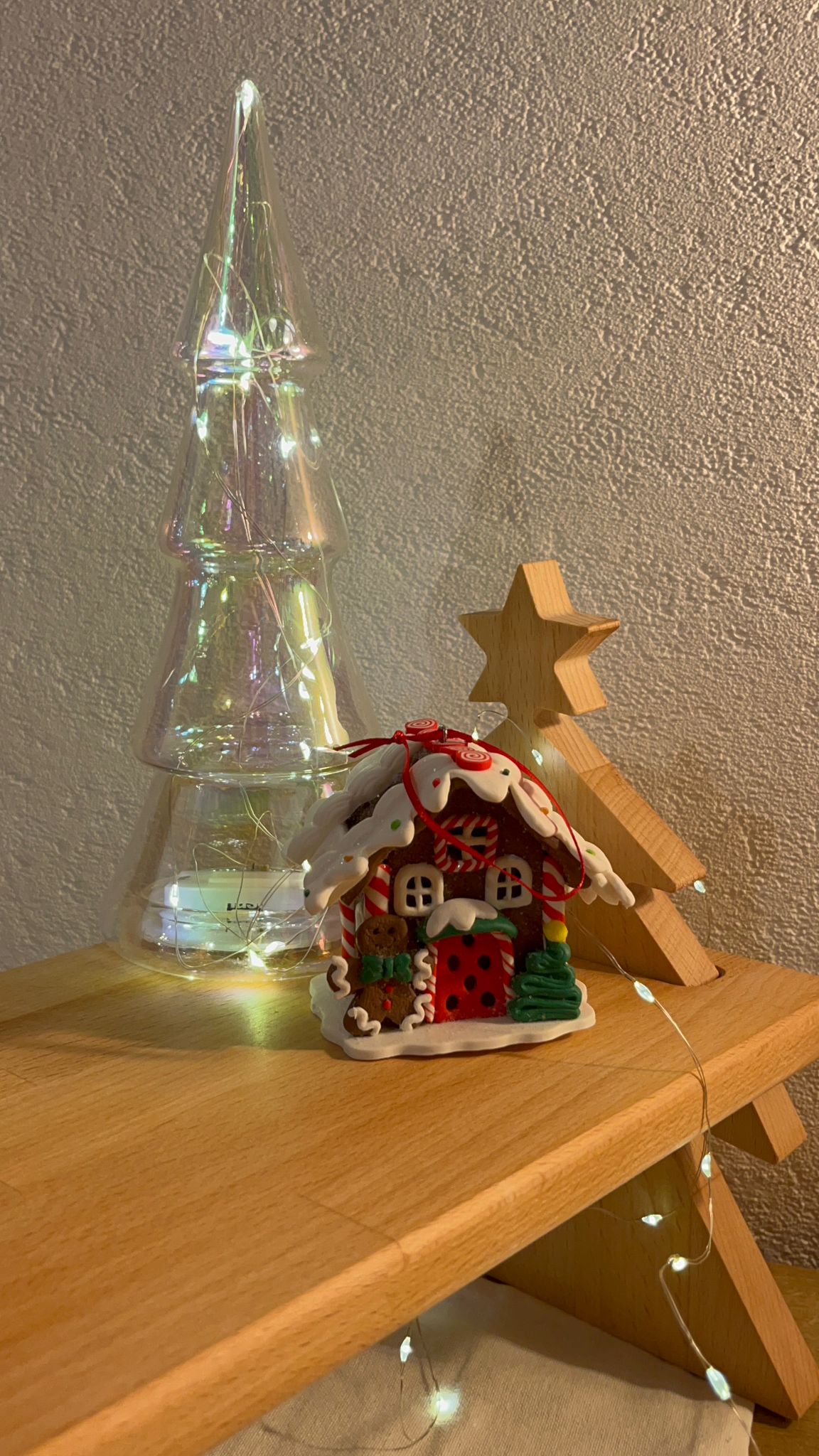 Spécial Noël: Planche à l'étage forme "Sapin"