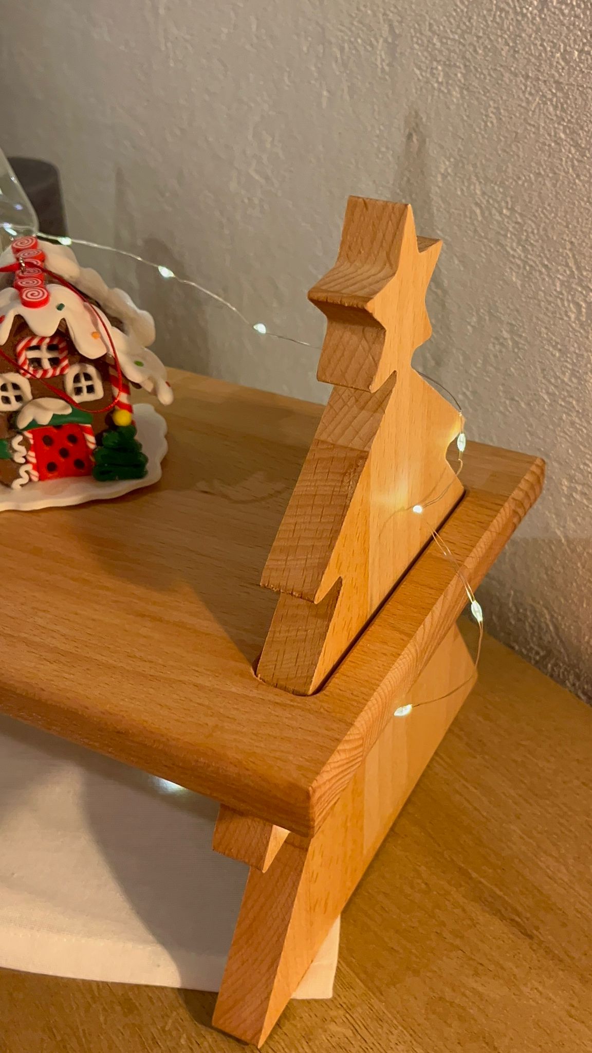 Spécial Noël: Planche à l'étage forme "Sapin"