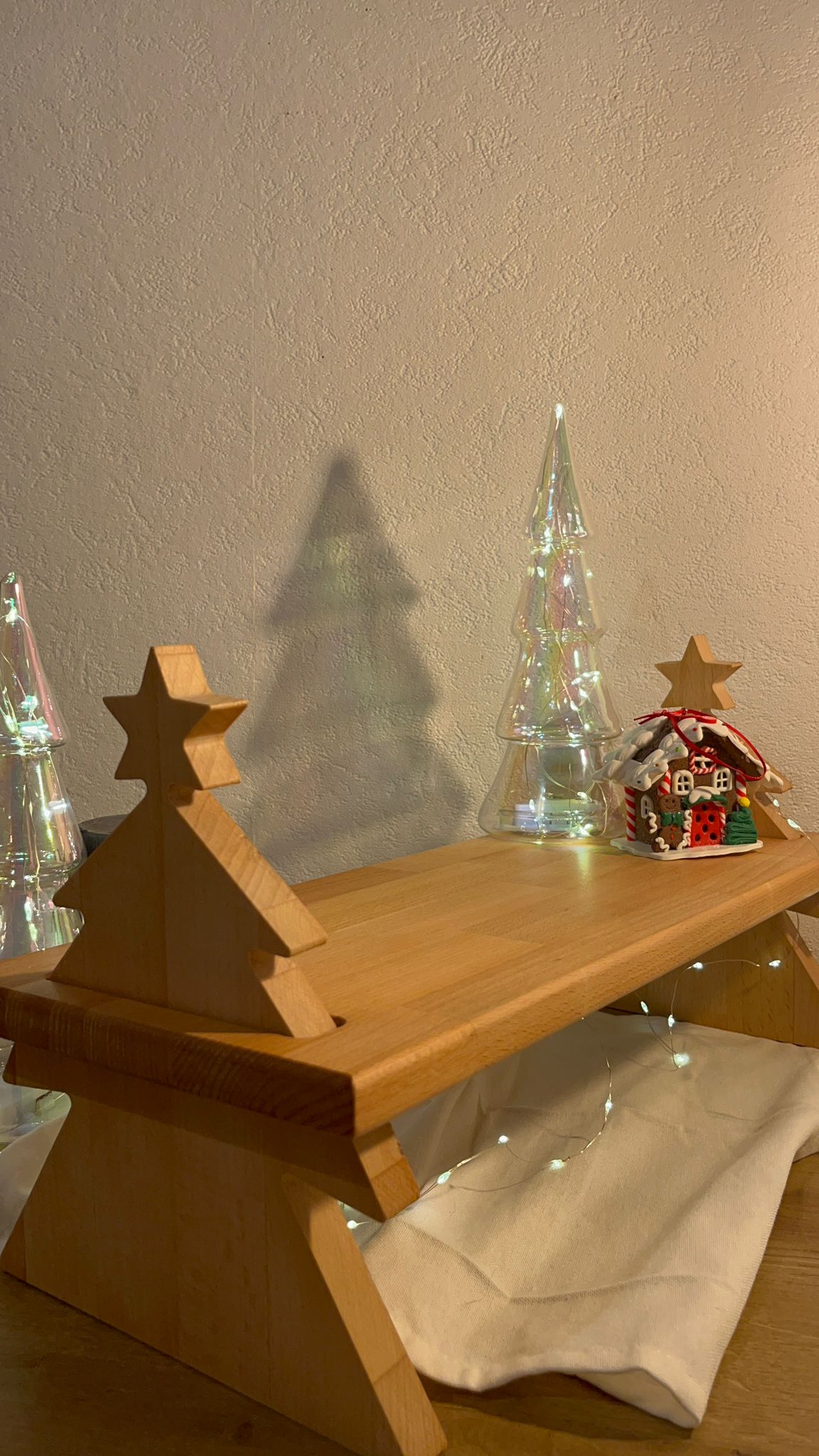 Spécial Noël: Planche à l'étage forme "Sapin"