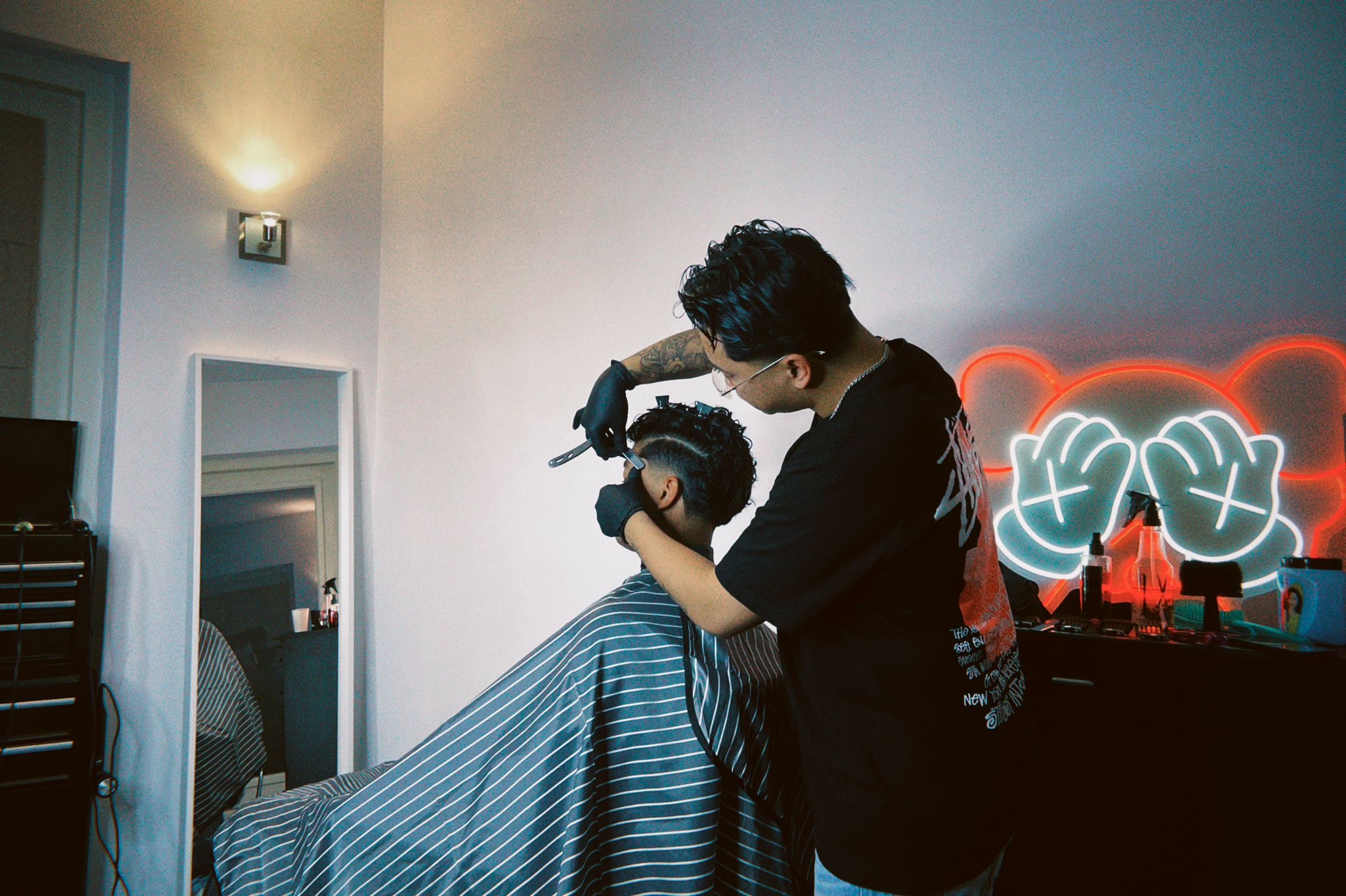 Online - Knippen/Scheren/   Contouren + Baard