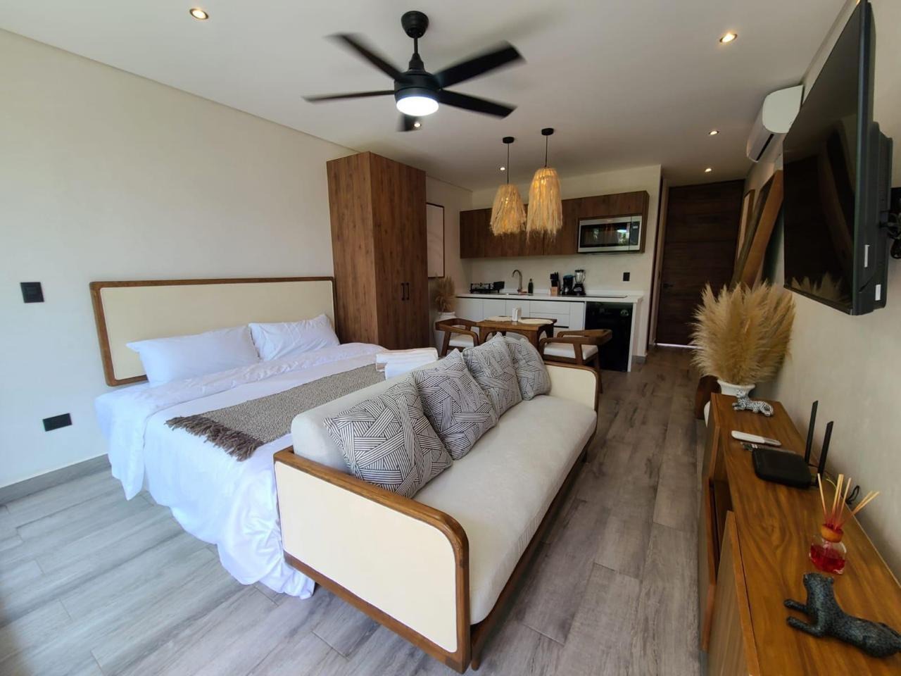 Furnished Studio  ($12,500 MXN)