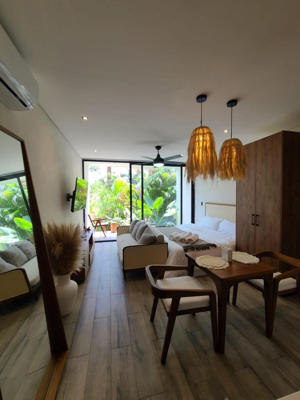 Furnished Studio  ($12,500 MXN)