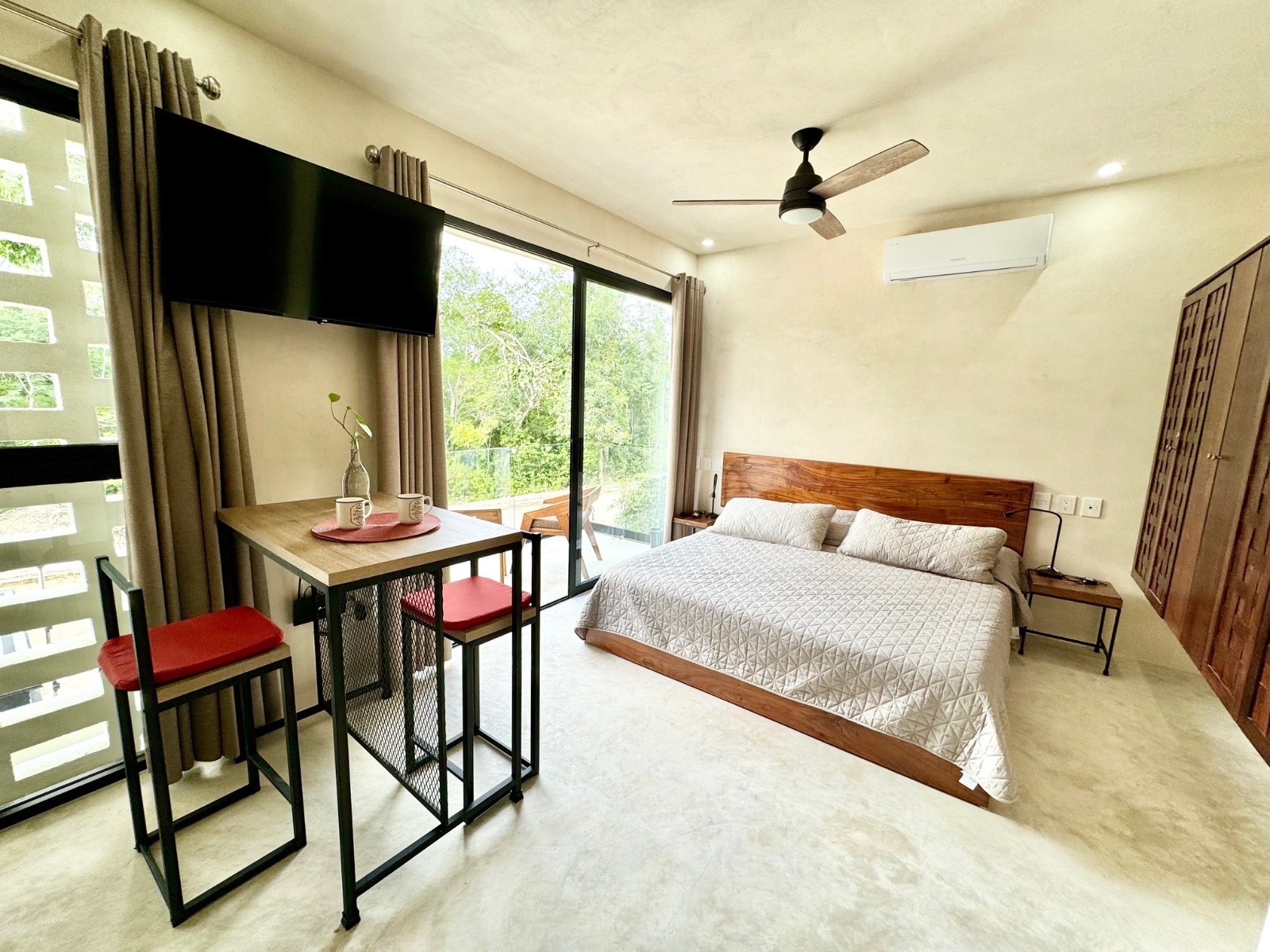 Bright Studio  – 2nd Floor $10,500 Mxn