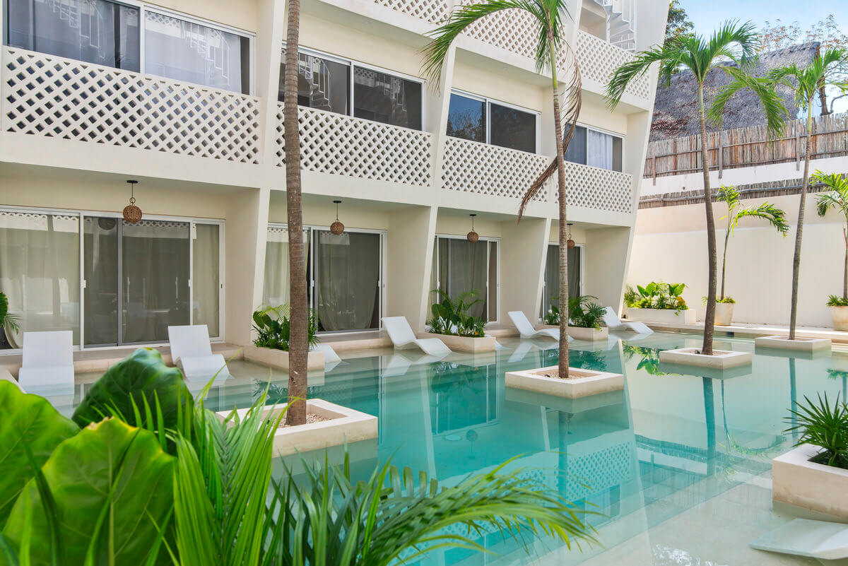 COZY STUDIO IN REVERENCE #105 WITH SWIM-UP ACCESS 🏠 12000mxn