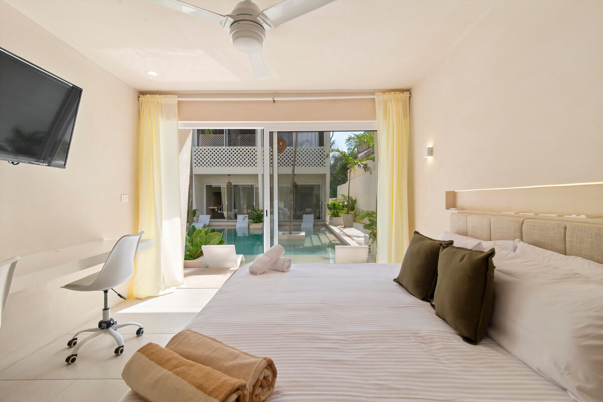 COZY STUDIO IN REVERENCE #105 WITH SWIM-UP ACCESS 🏠 12000mxn