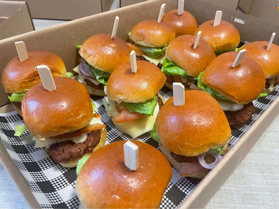 Mini Sliders (12 pcs)