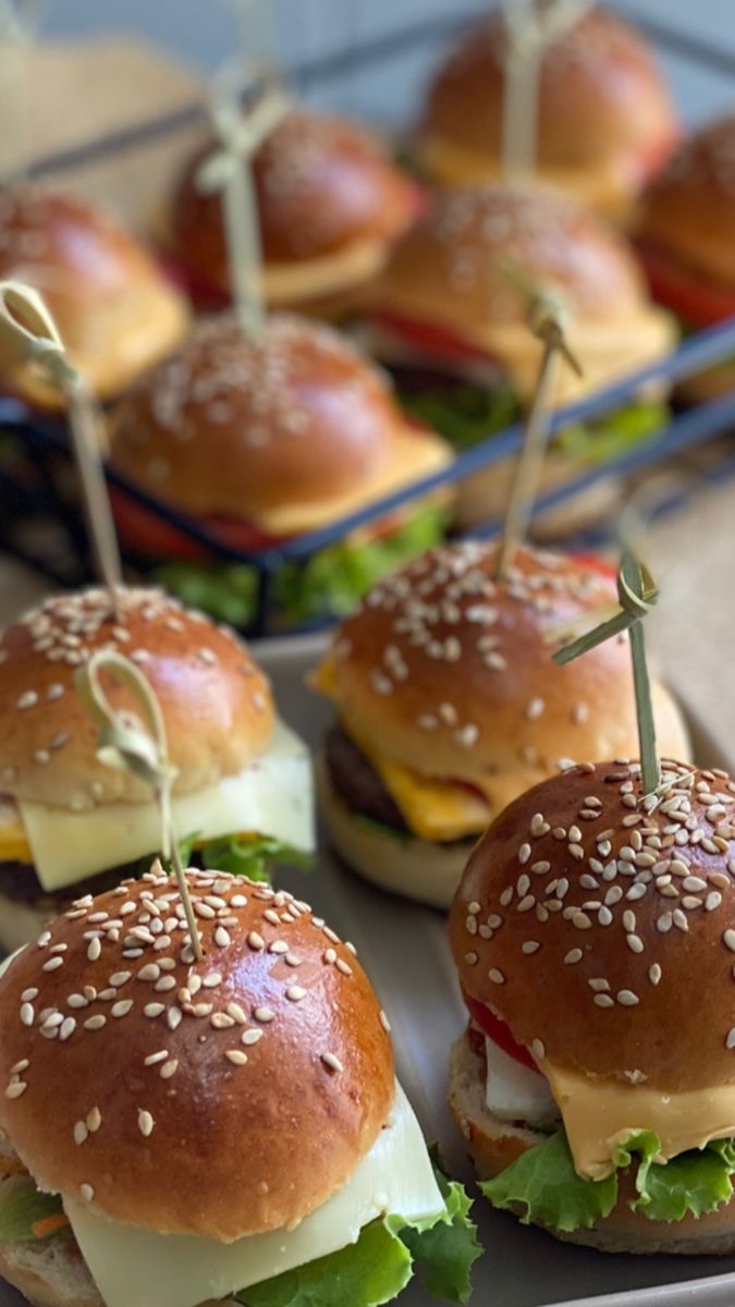 Mini Sliders (12 pcs)