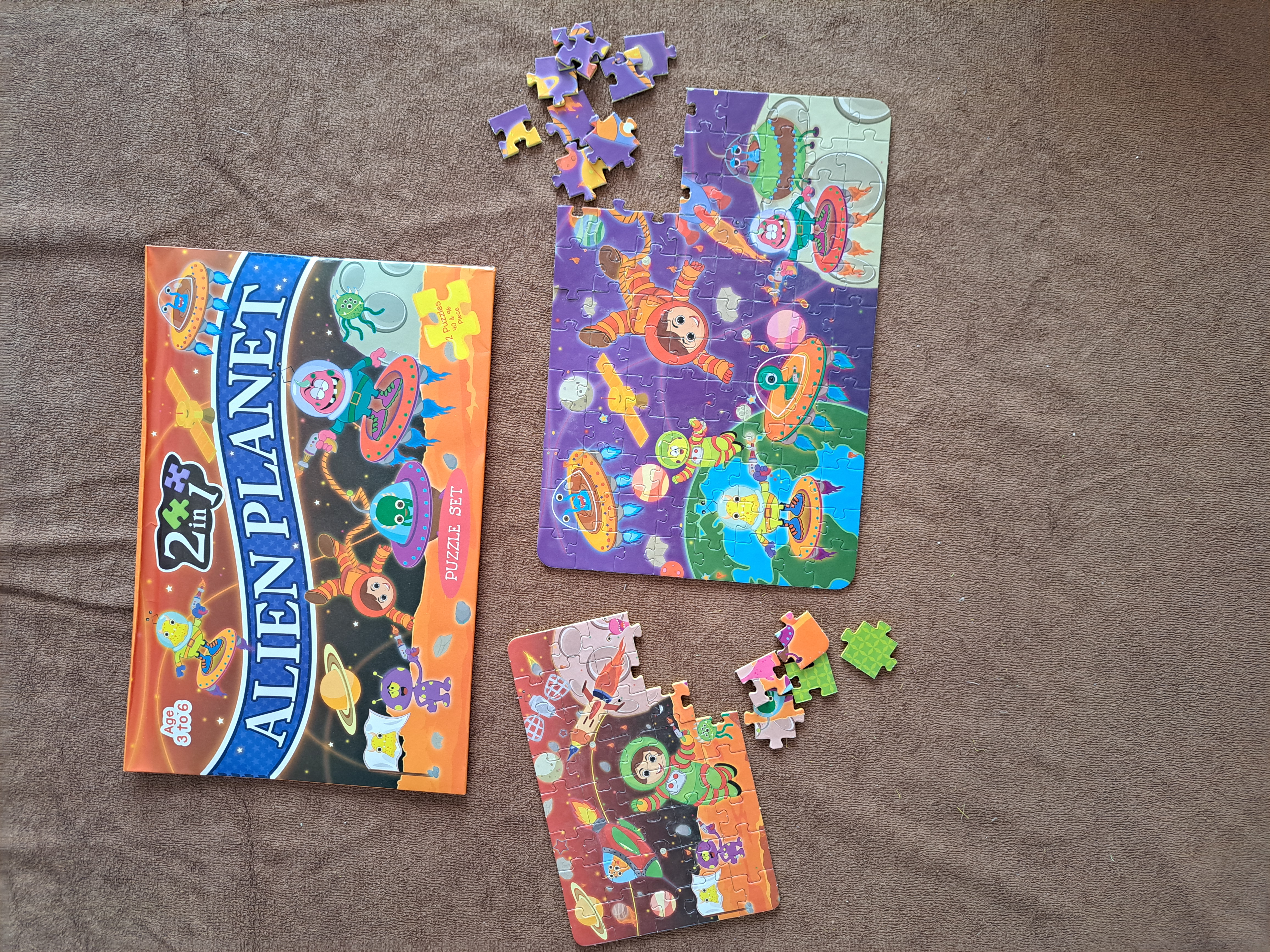 Alien Planet Puzzle Set