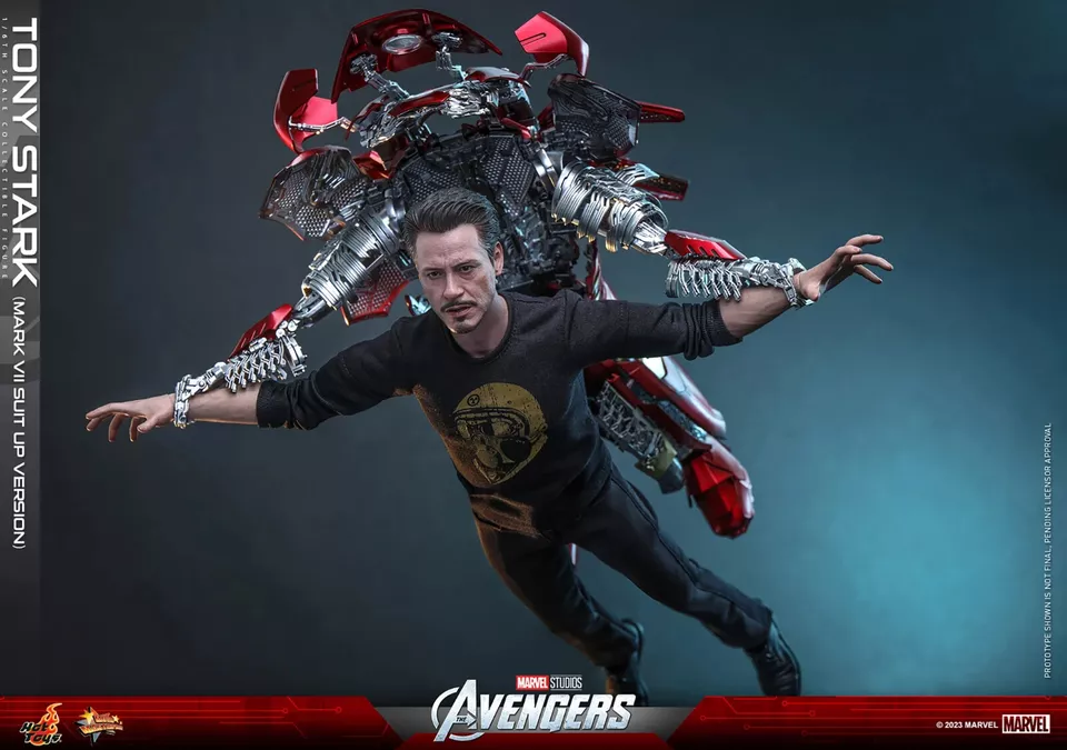 Hot Toys MMS718B The Avengers Movie Masterpiece Tony Stark (Mark VII Suit-Up Version) 1/6 Action Figure