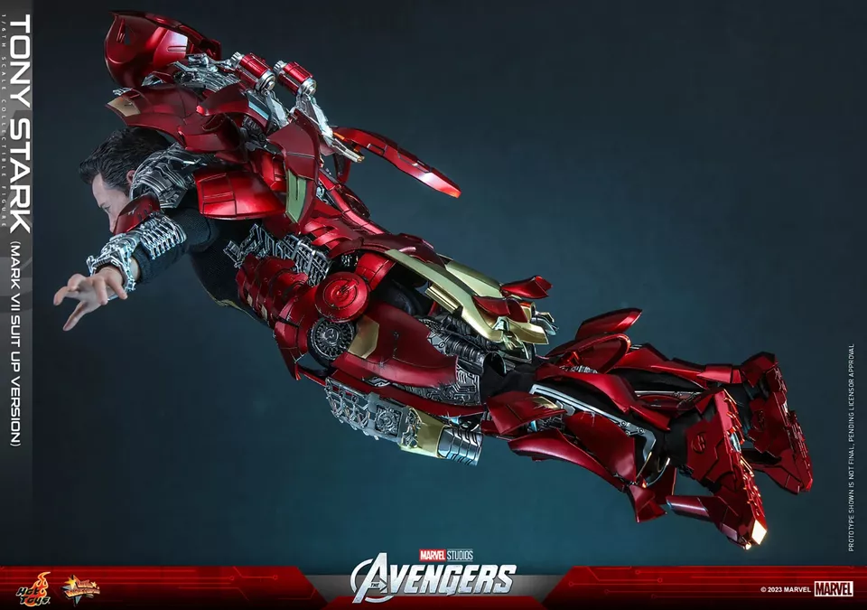 Hot Toys MMS718 The Avengers Movie Masterpiece Tony Stark (Mark VII Suit-Up Version) 1/6 Action Figure