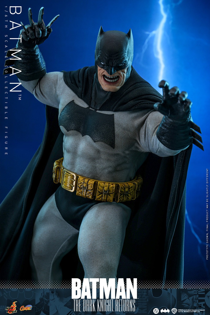 In stock! Hot Toys CMS024 Batman The Dark Knight Returns 1/6 Figure