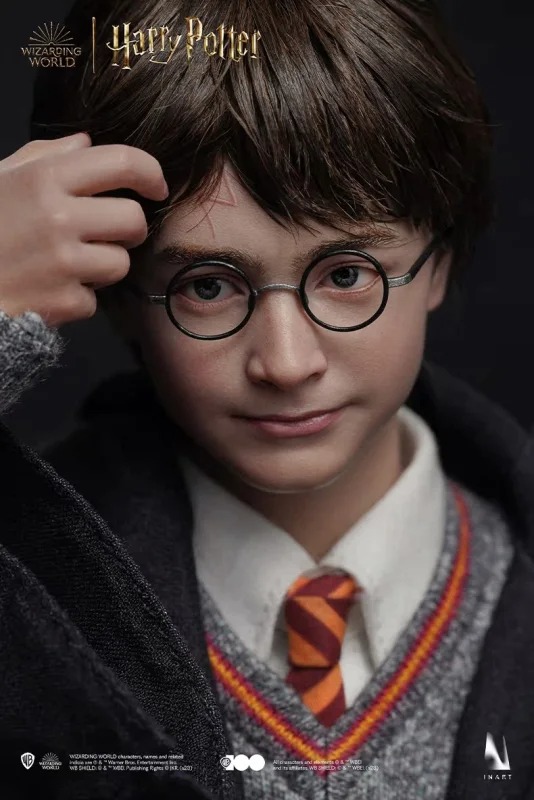 InArt Harry Potter And The Sorcerer’s Stone Harry Potter College Suit 1/6 Figure (Premium Version)(Rooted Hair)
