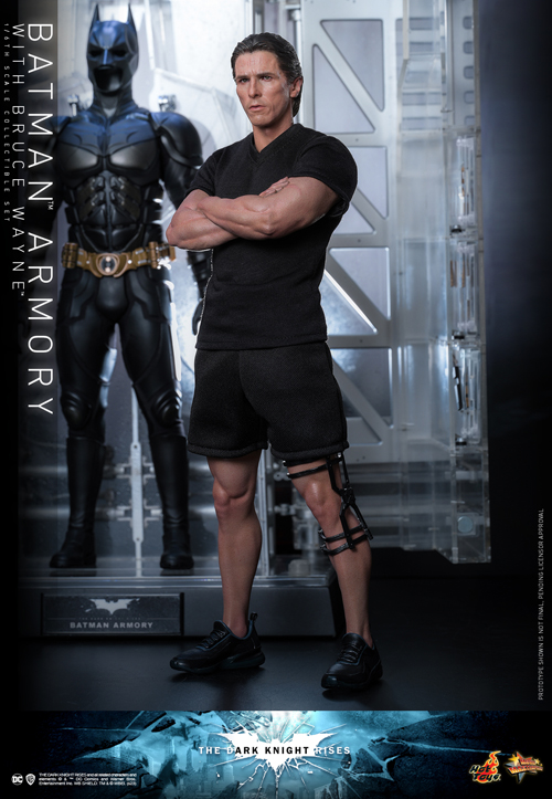 Hot Toys MMS702 (Bruce Wayne only) Batman Armory 1/6 Dark Knight Figure