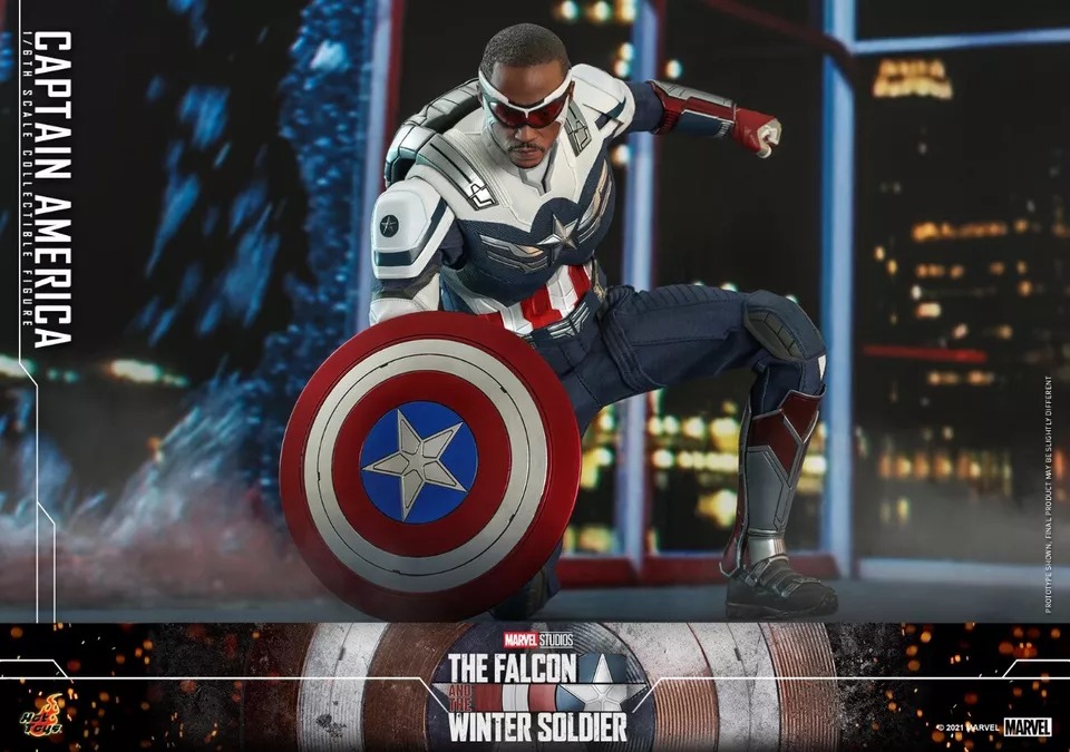 In stock! Hot Toys TMS040 The Falcon and the Winter Soldier 1/6th Captain America Figure 