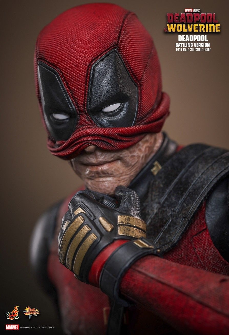 Pre Order! Hot Toys MMS782 Deadpool & Wolverine Deadpool (Battling Version) 1/6 scale Collectible Figure