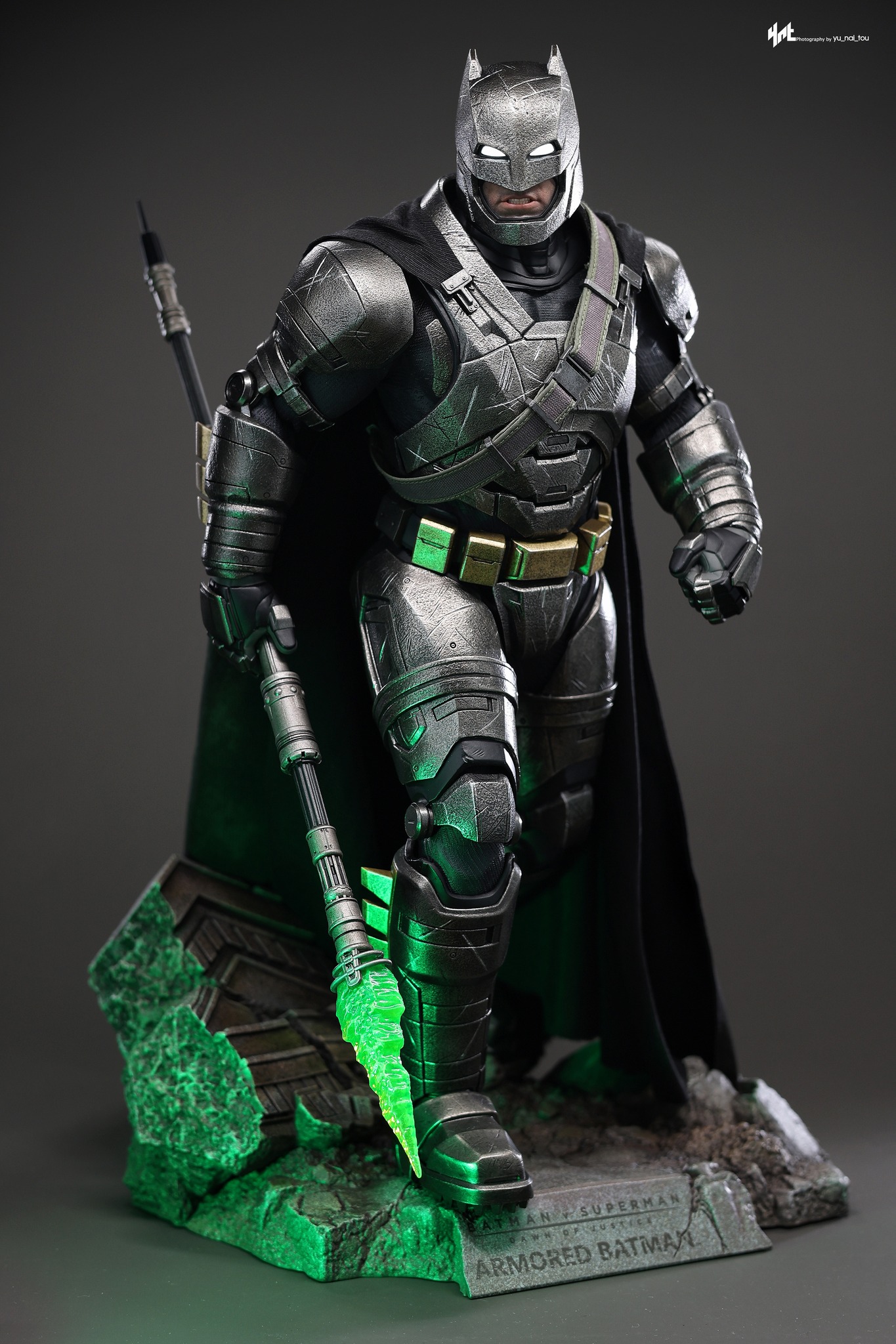 In stock! Hoy Toys 1/6 MMS743 ARMORED BATMAN 2.0 DELUXE