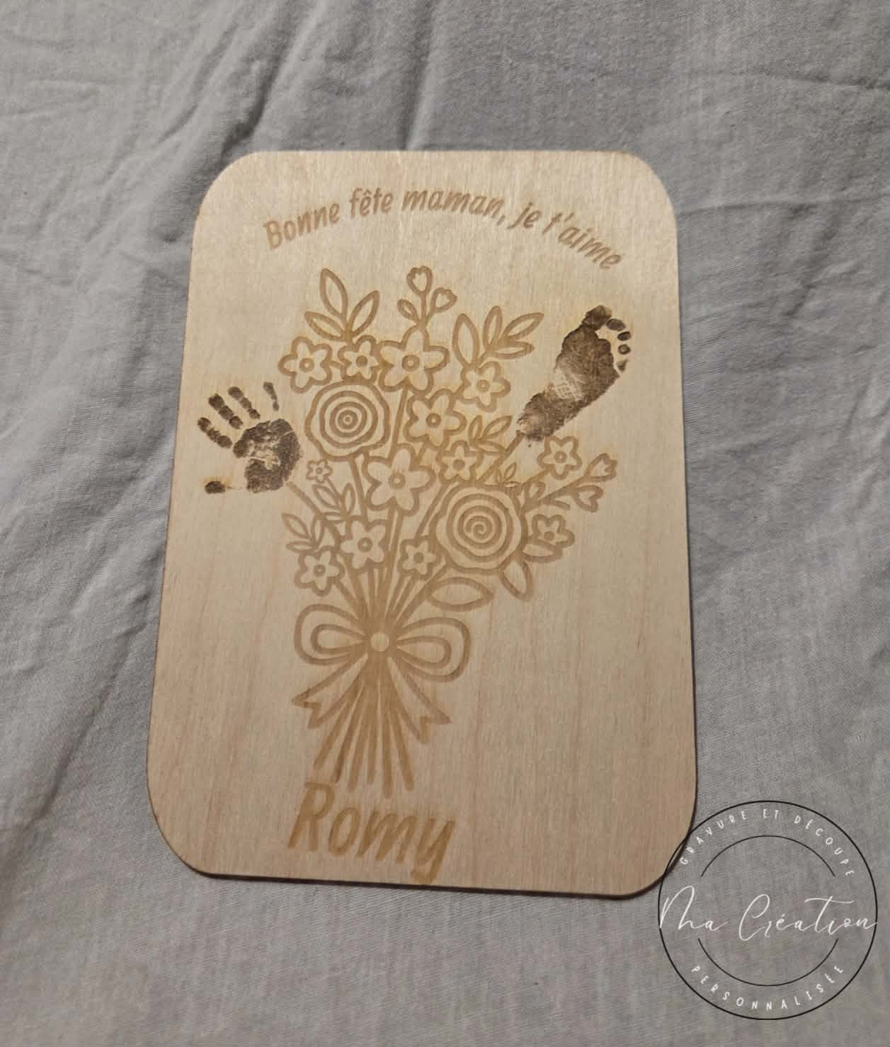 Carte en bois gravée 