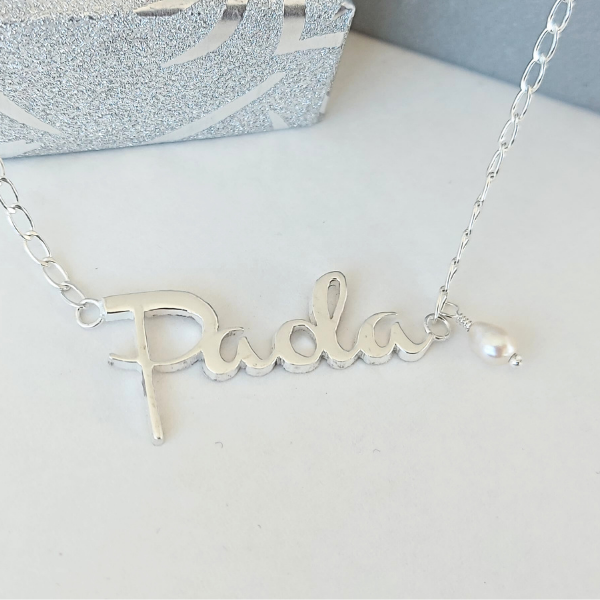 Collar personalizado con nombre y perla