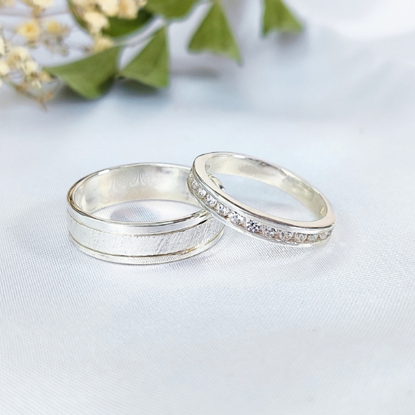 Elegantes alianzas de plata 925 con cristales 