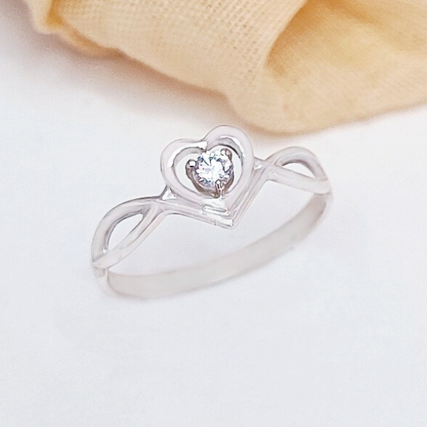 Anillo de plata con corazón 925
