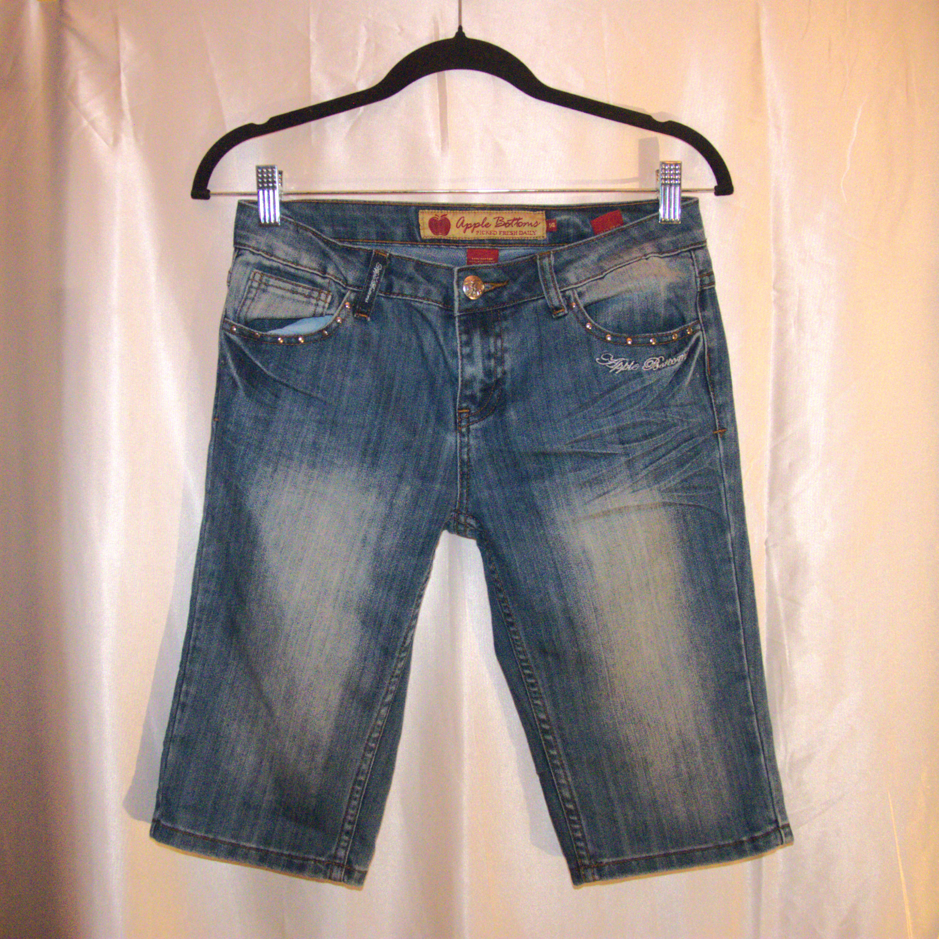 2000s Apple Bottom Bermuda Shorts