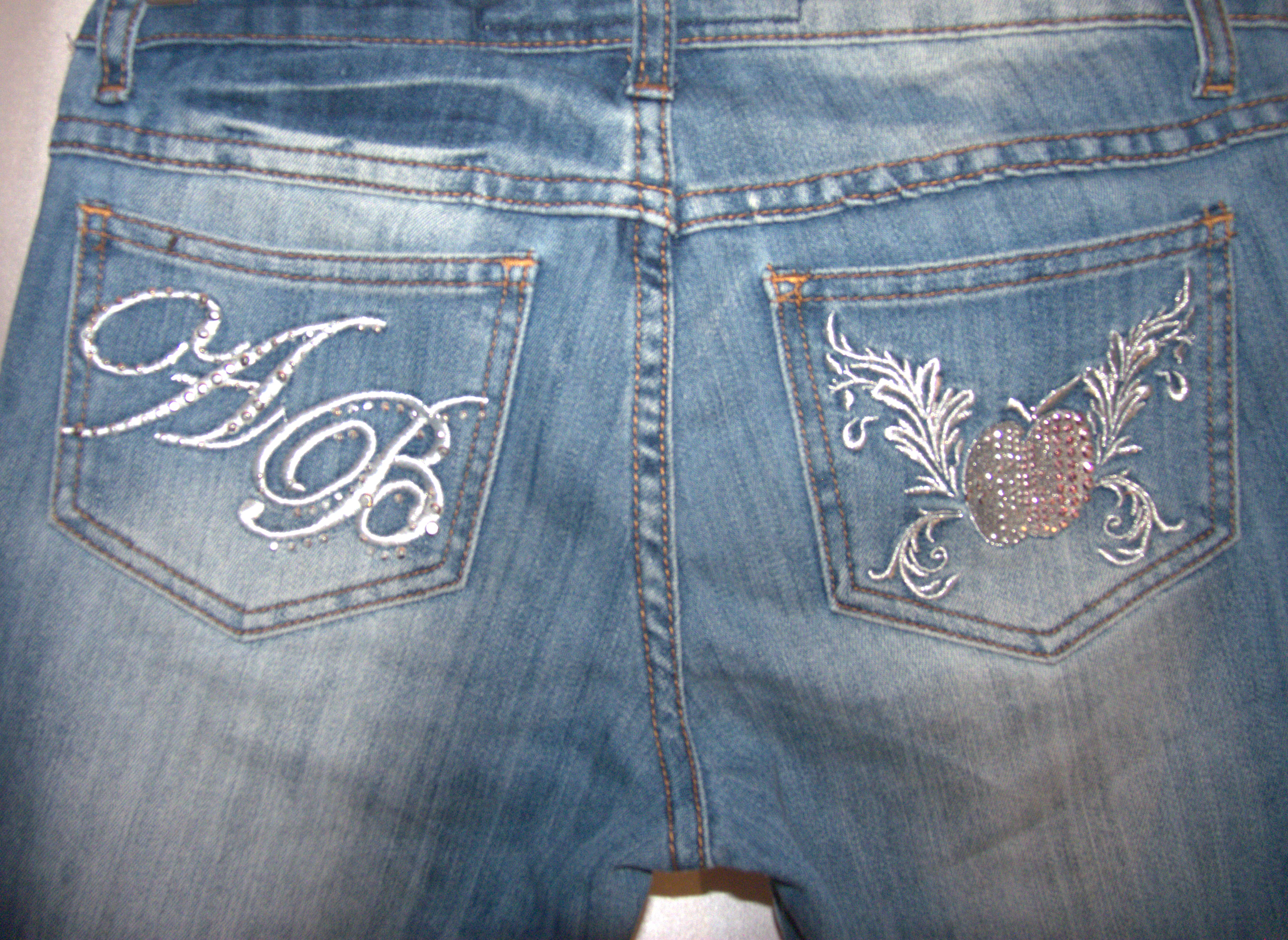 2000s Apple Bottom Bermuda Shorts