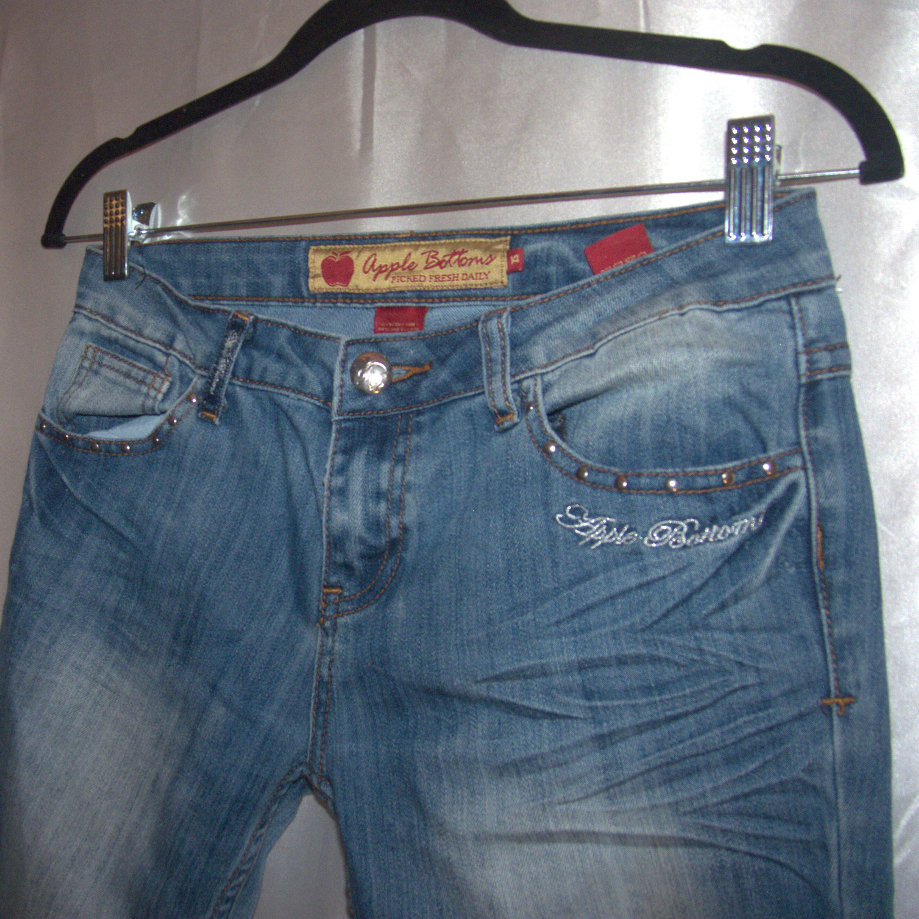 2000s Apple Bottom Bermuda Shorts