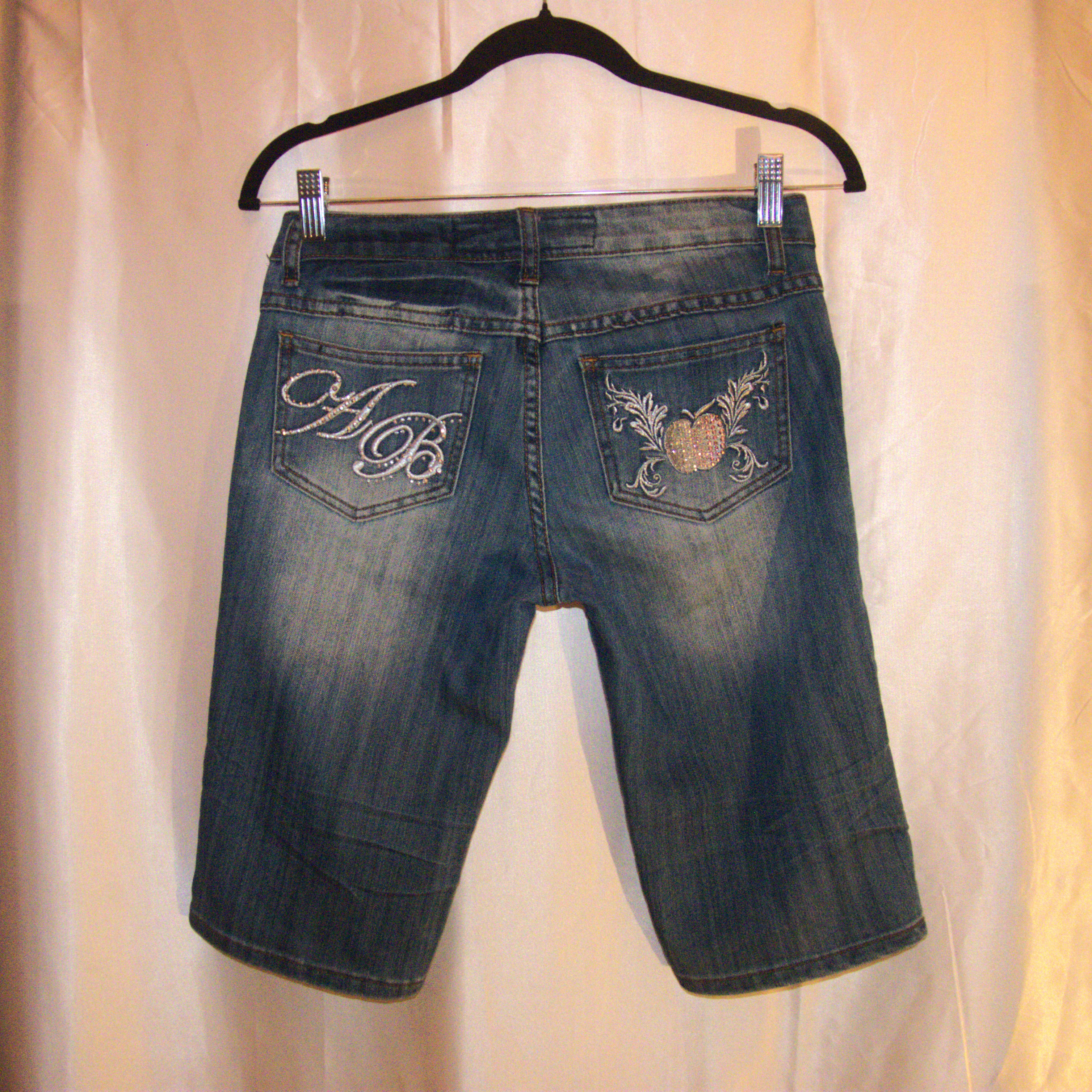 2000s Apple Bottom Bermuda Shorts