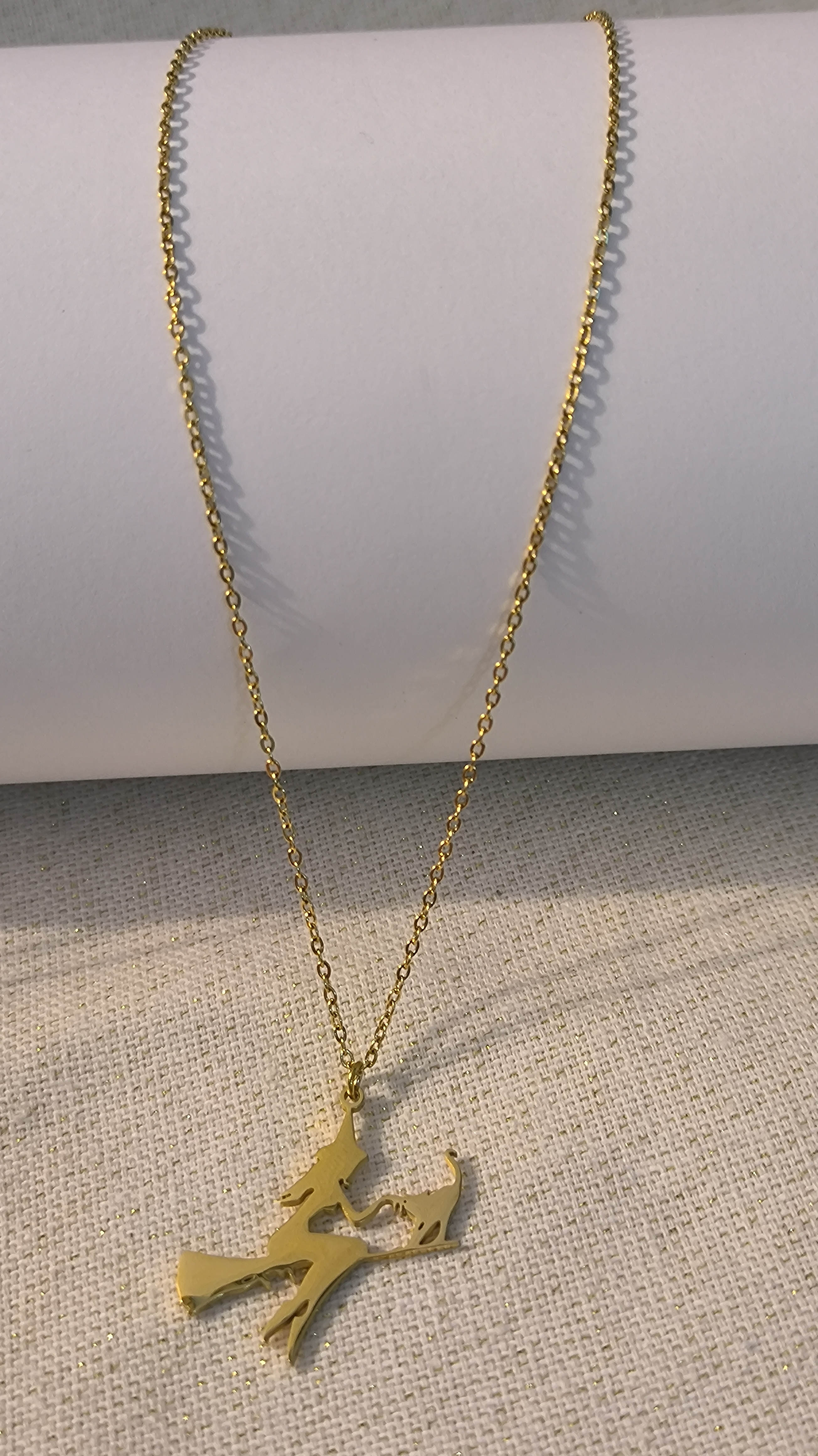 	Colgante Bruja con Escoba.																											