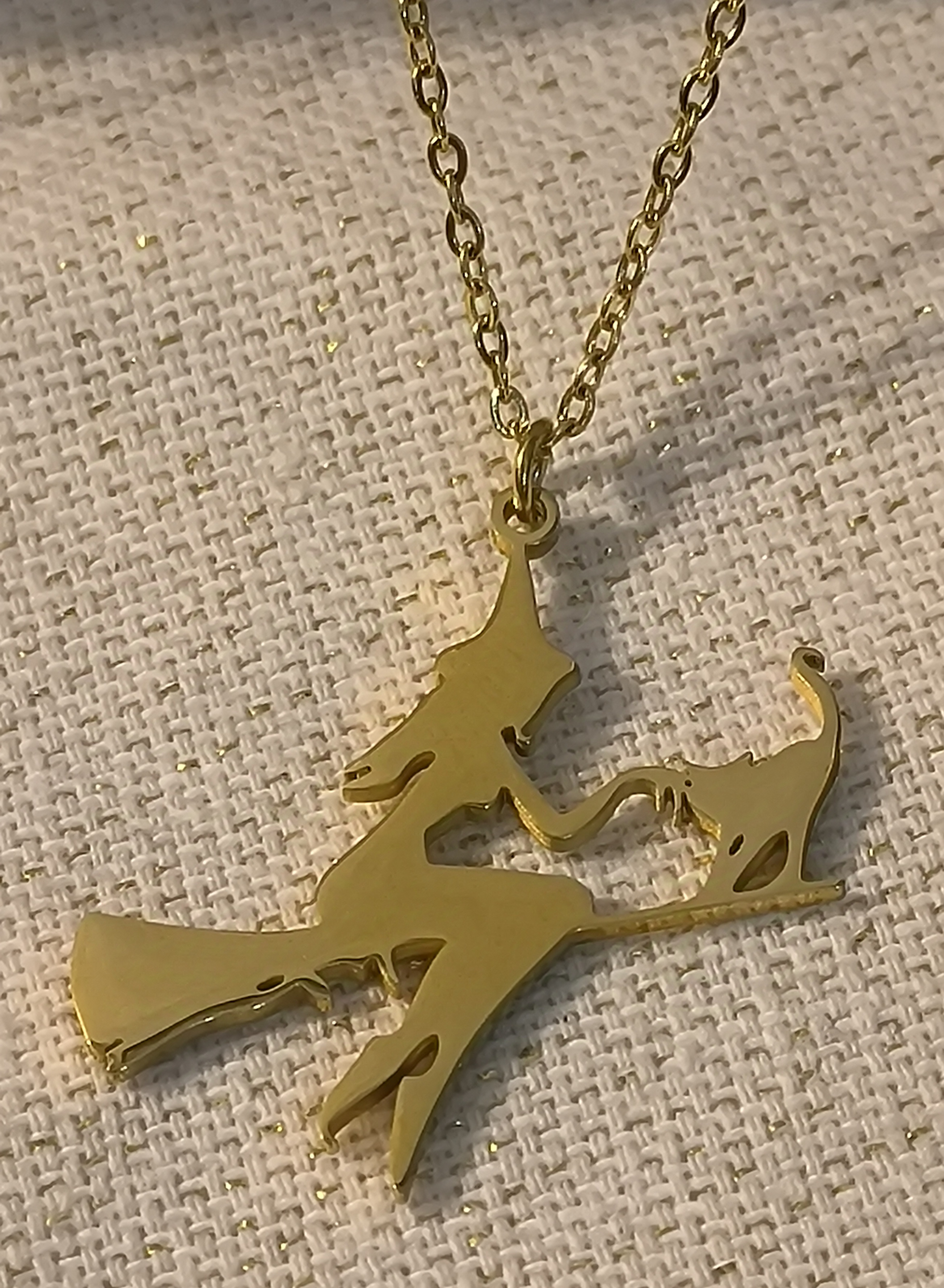 	Colgante Bruja con Escoba.																											