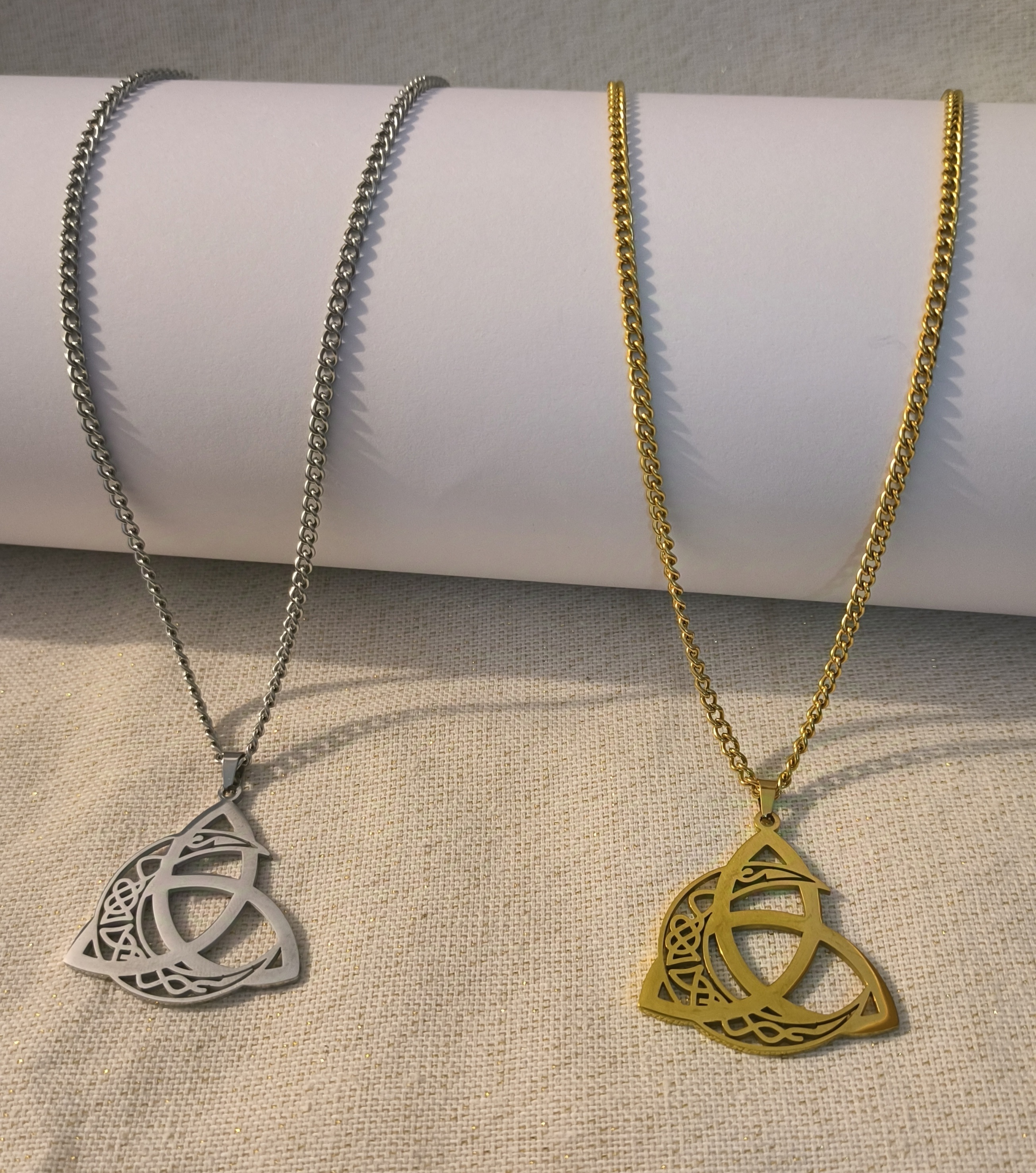 Colgante Triqueta Celta con Luna.