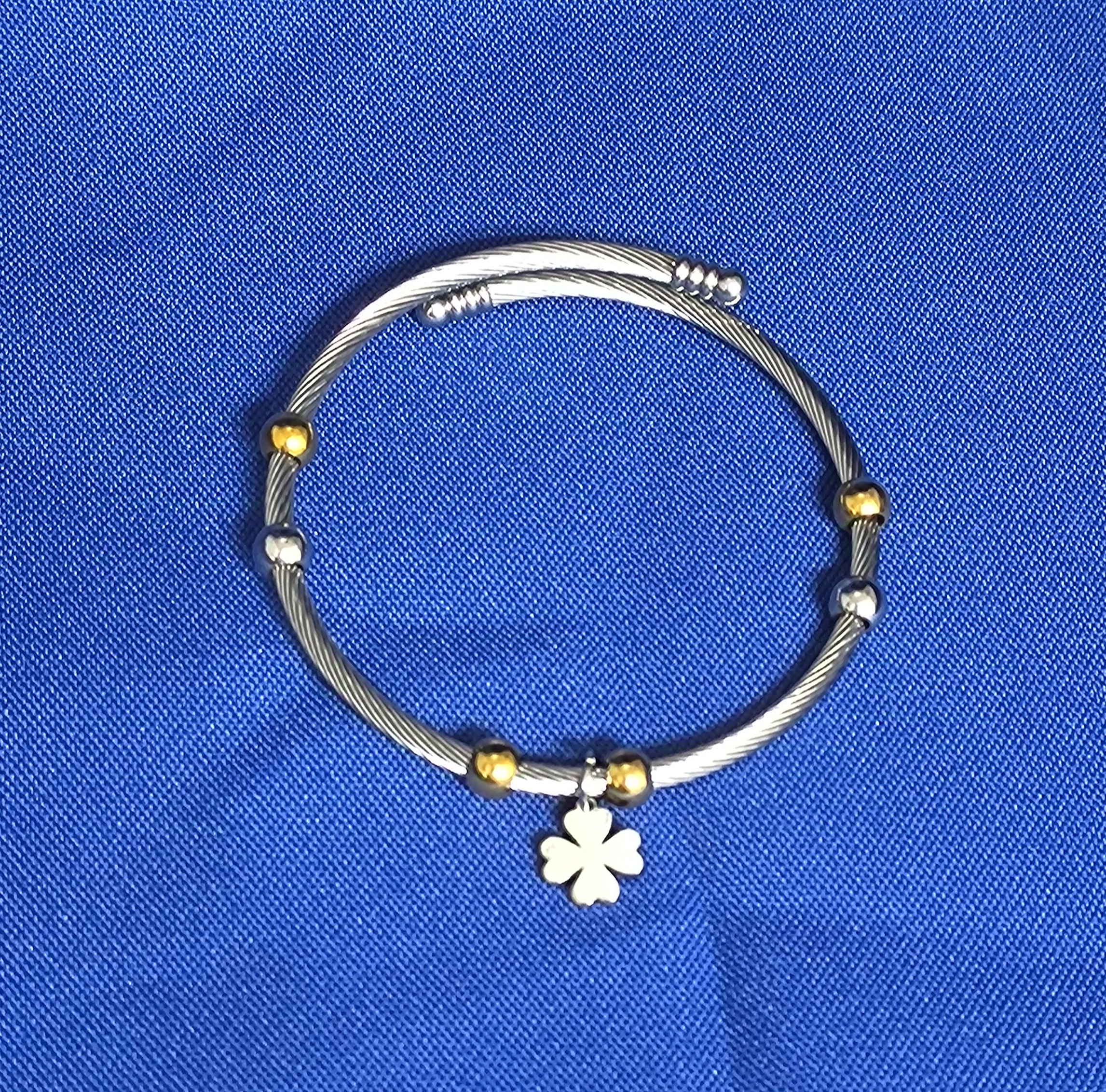 Brazalete Trébol.