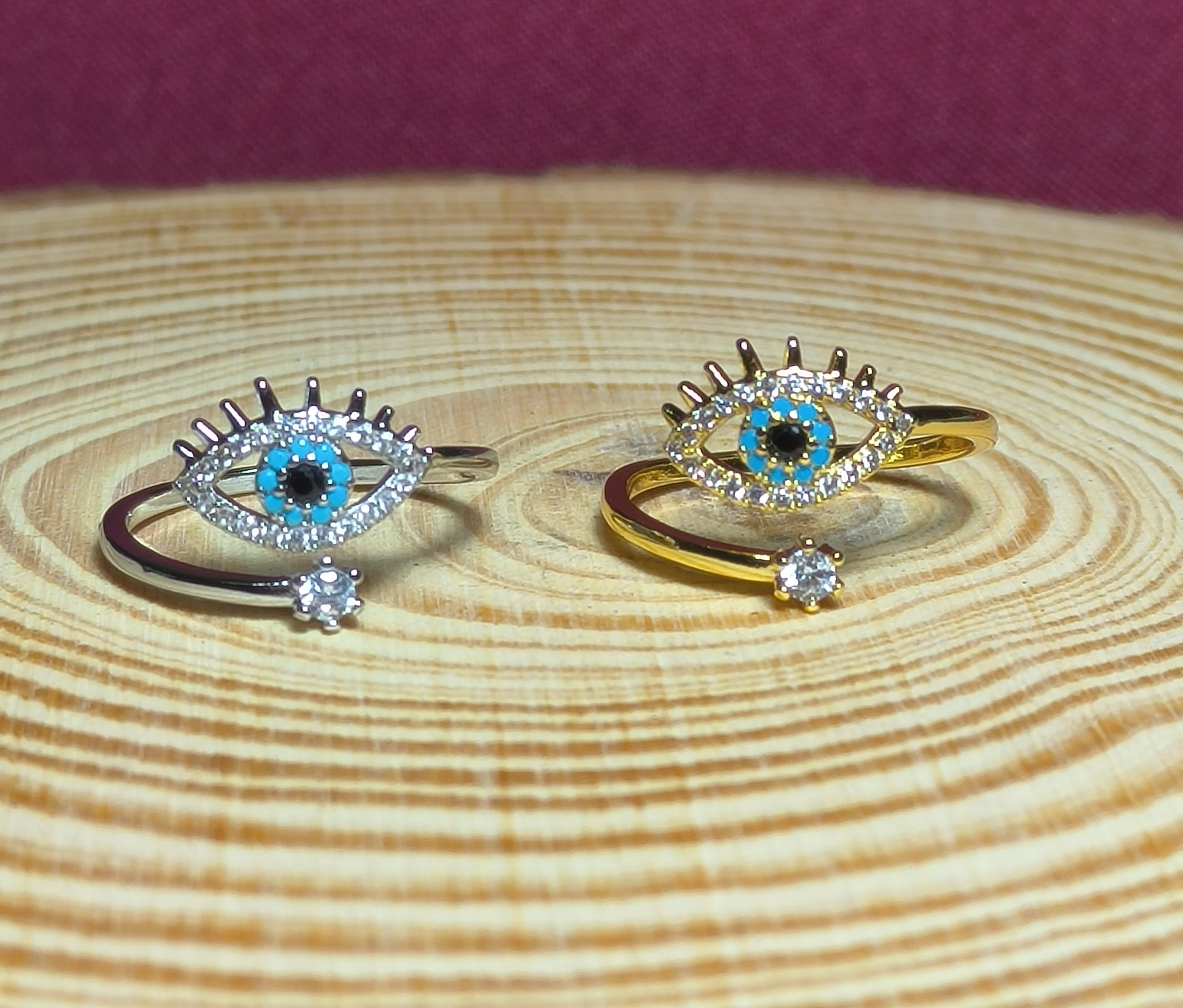 Anillo Ojo Turco con Circonitas.