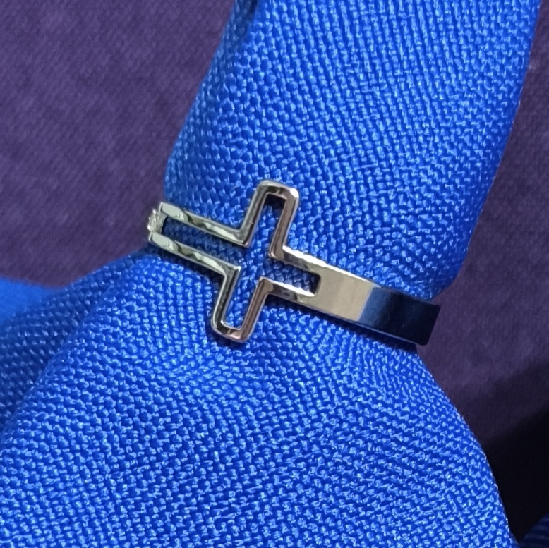 Anillo Hombre Cruz horizontal.