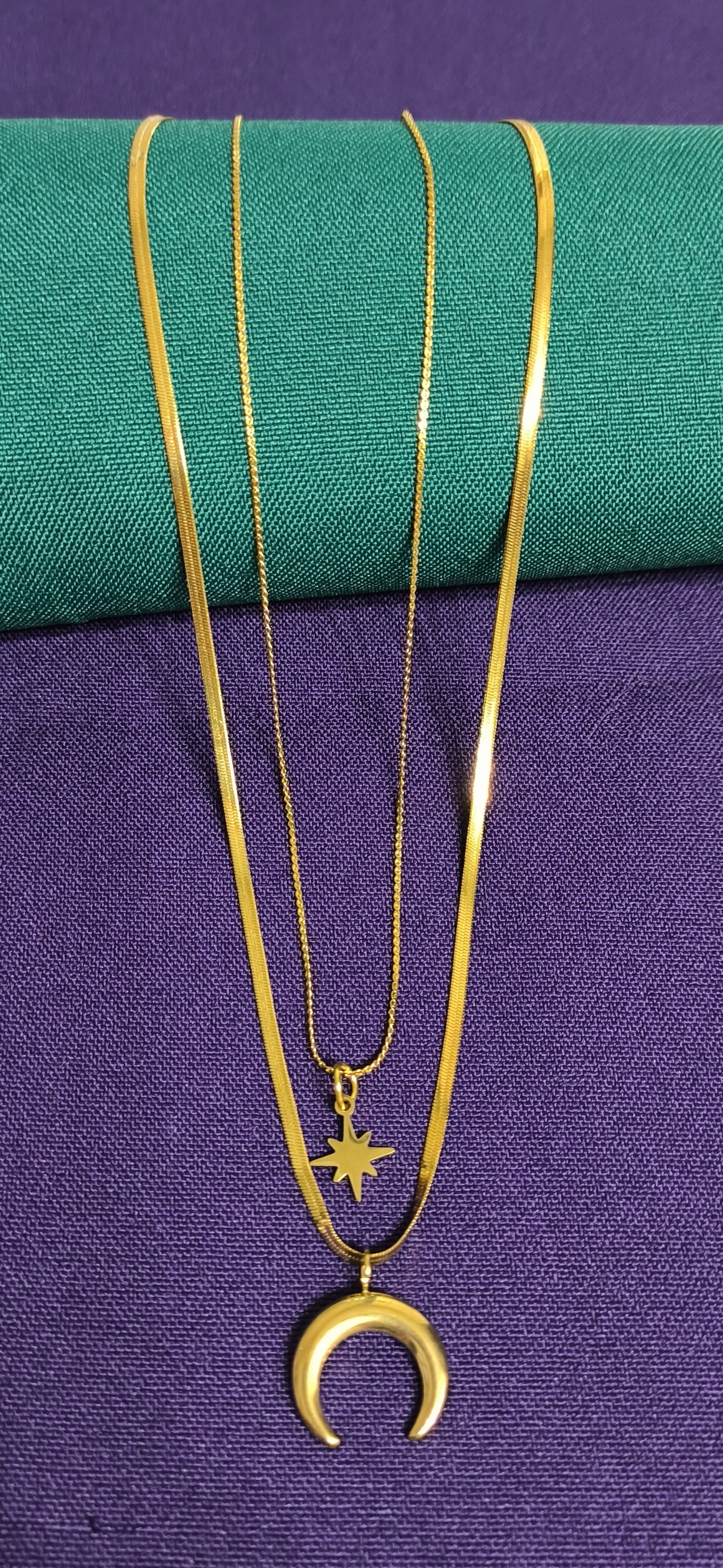 Colgante Cadena Doble con Luna Invertida y Estrella Polar.