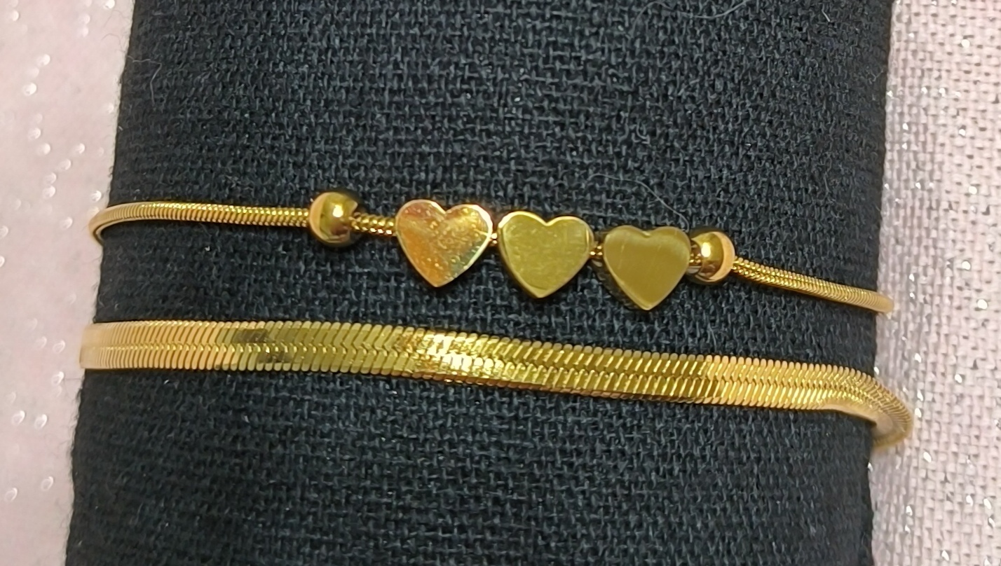 Pulsera Doble con Corazones. 