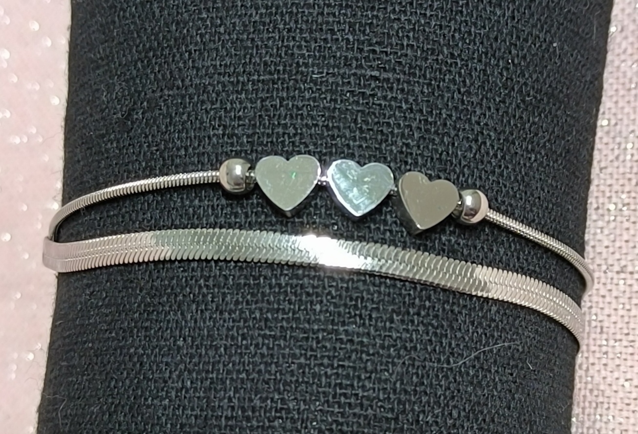 Pulsera Doble con Corazones. 