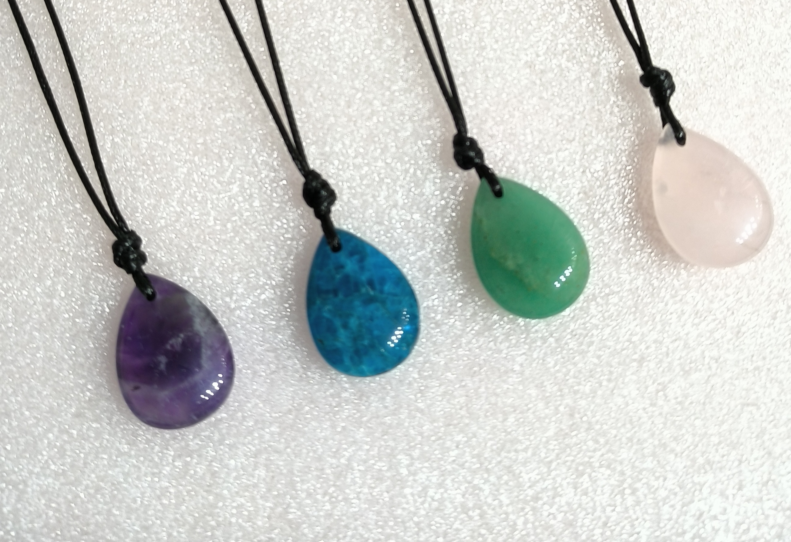 Colgantes gota de Piedra.