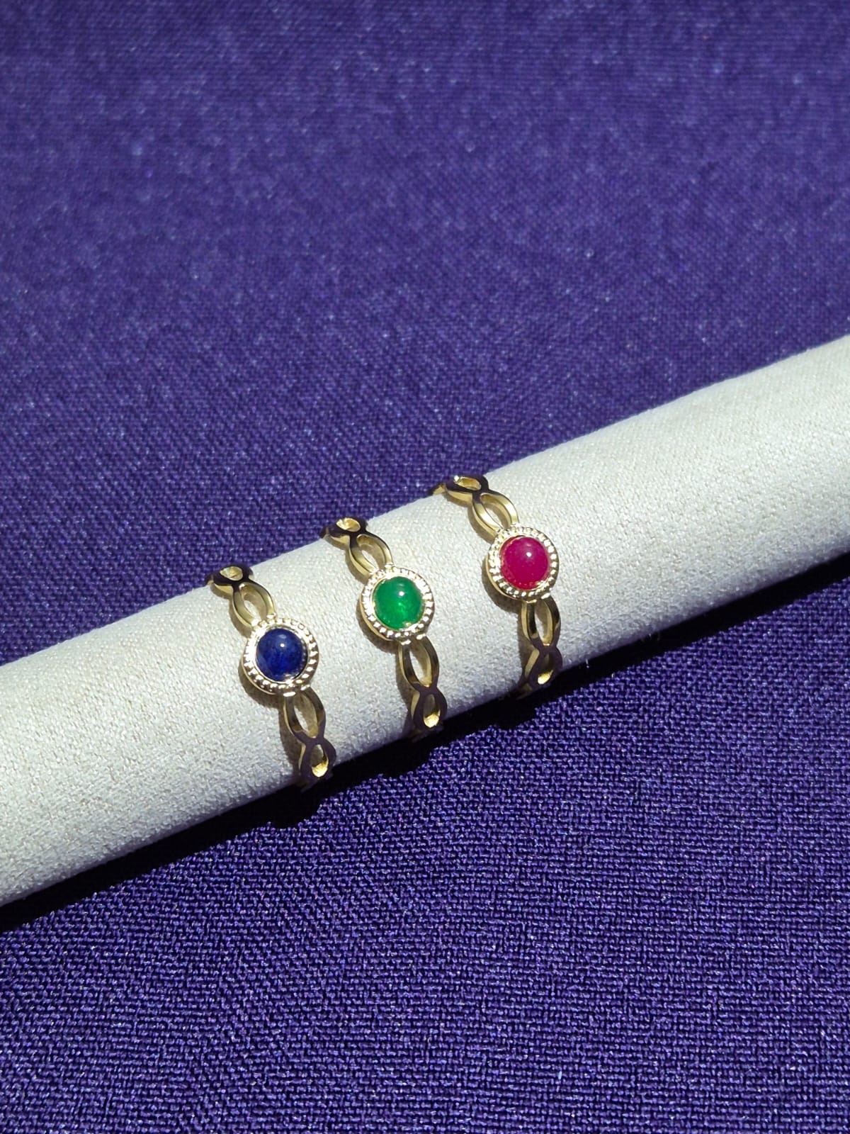 Anillo piedra redonda.