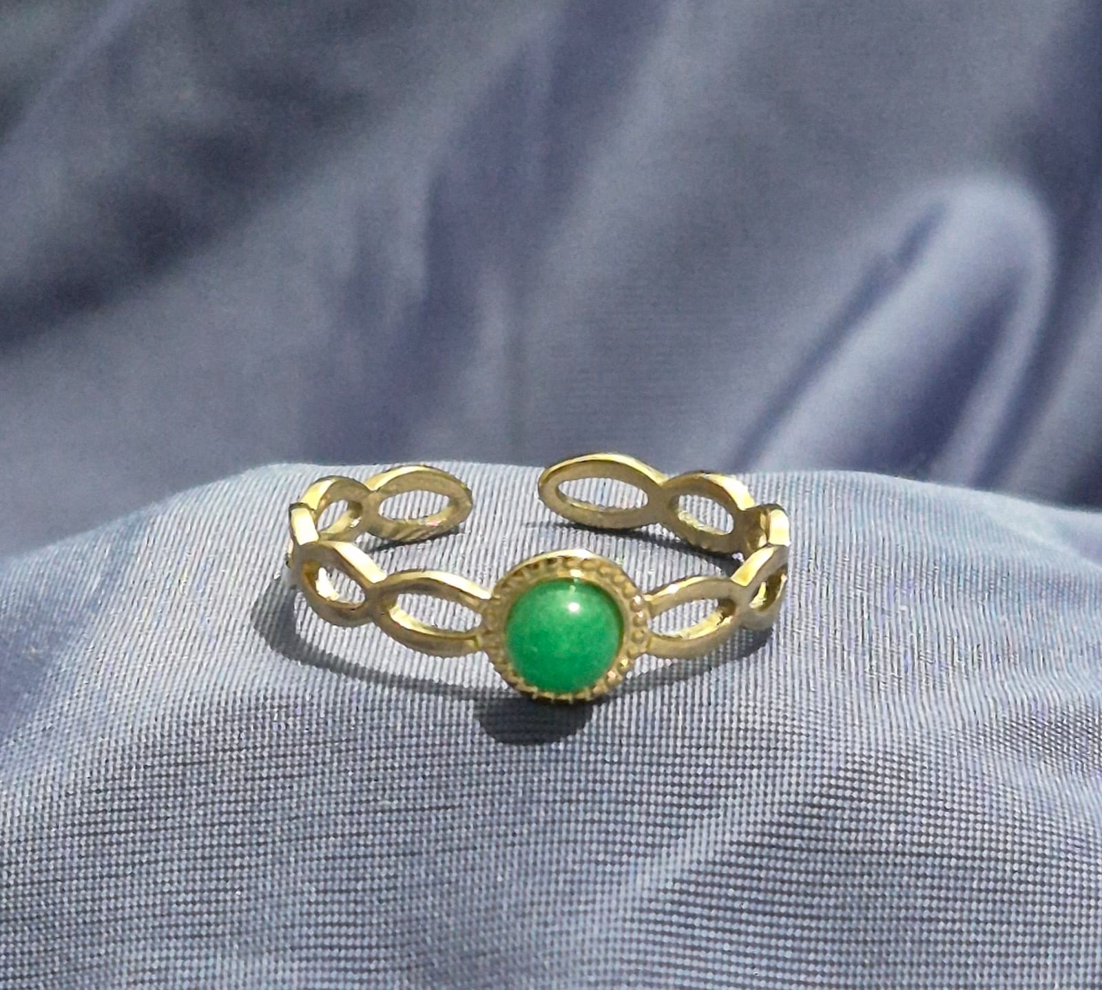 Anillo piedra redonda.