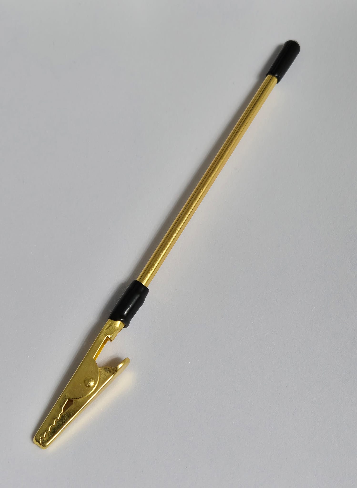 Pinza metálica ayuda pulsera.