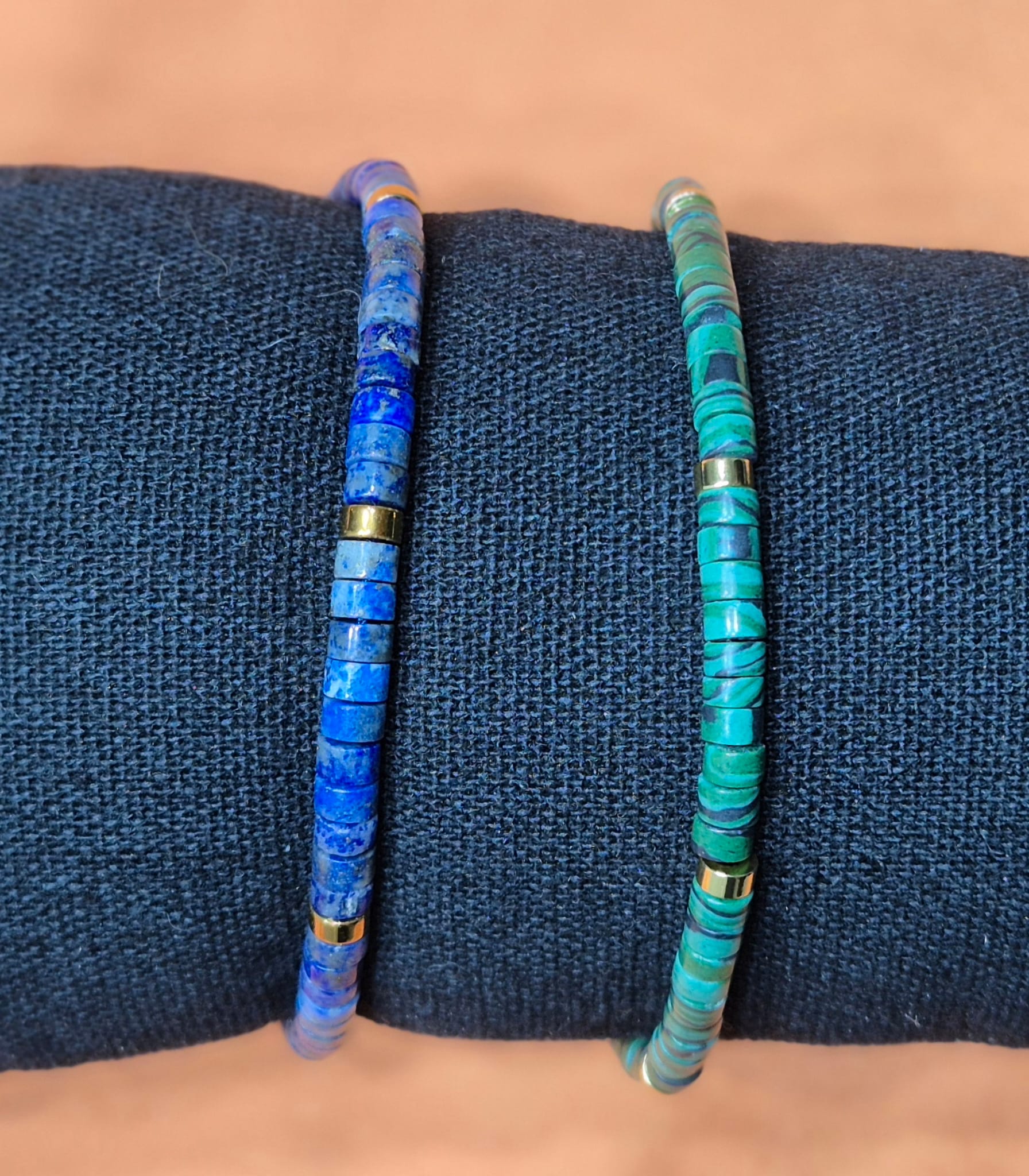 Pulsera Hilo Cuentas Acero Dorado