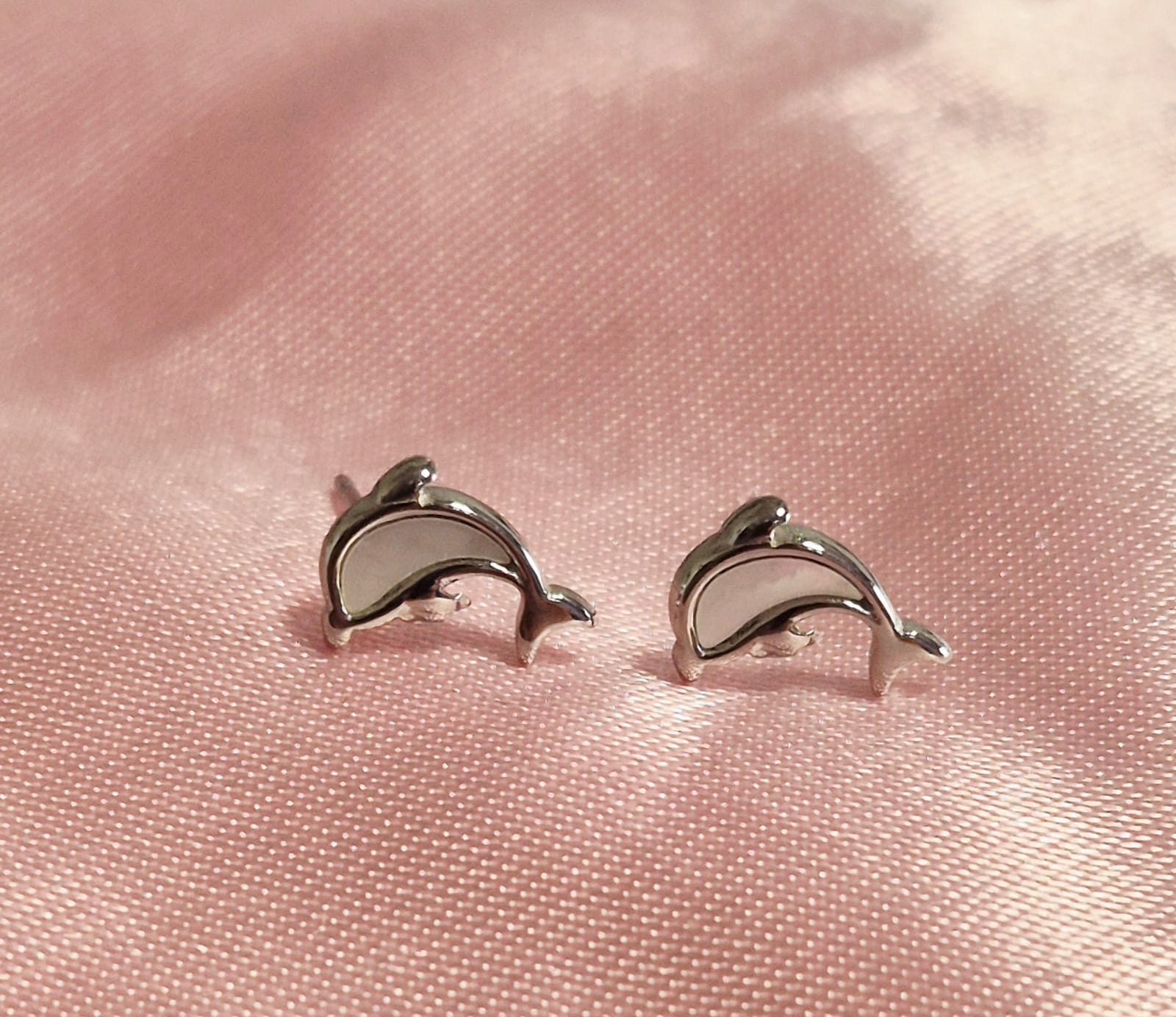 Pendientes Delfín Nacarado.