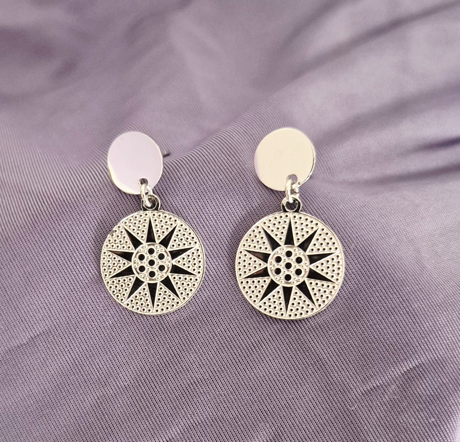 Pendientes Largos Sol Grabado.