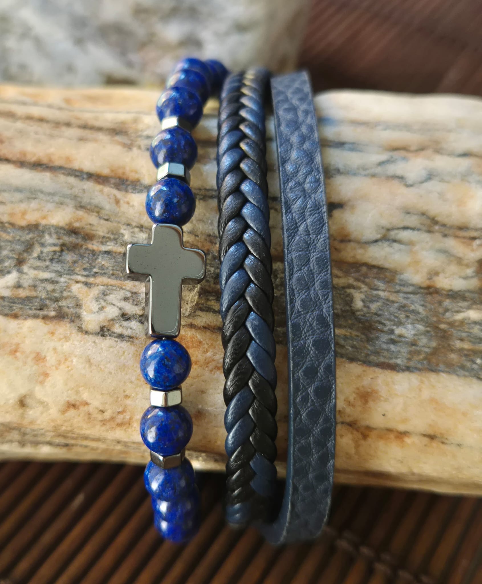 Pulsera Cuero Eco y piedra.