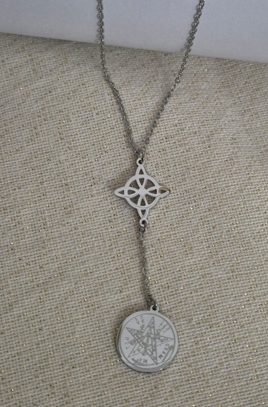 Colgante Nudo de Bruja Tetragramatrón. 