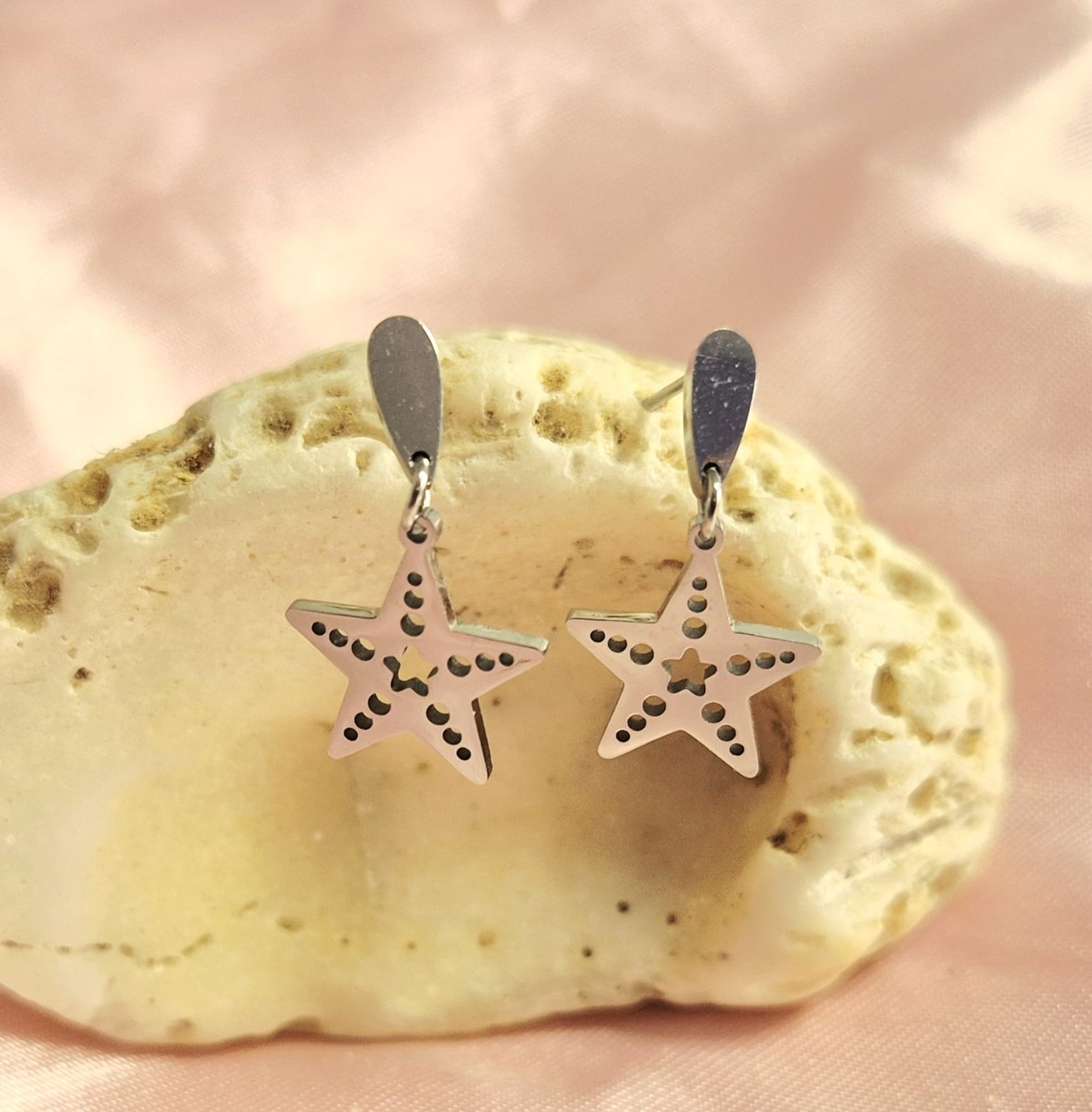 Pendientes Largos Estrella Troquelada.