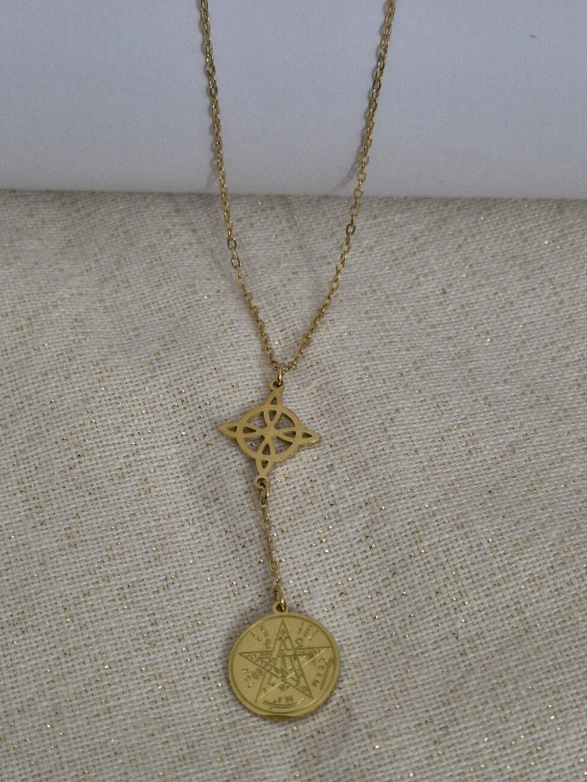 Colgante Nudo de Bruja Tetragramatrón. 